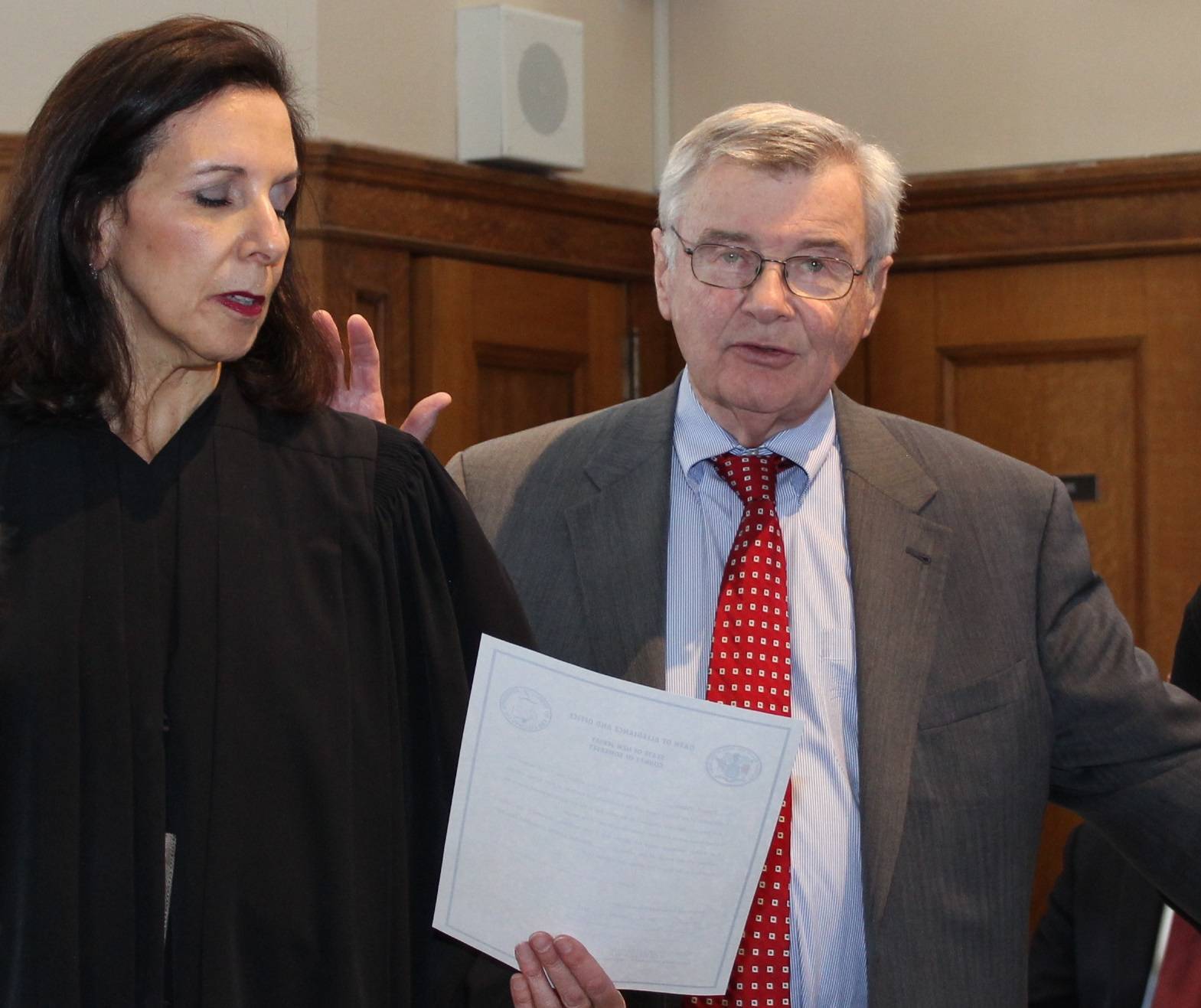 c32efe34b37eb926e69f_Freeholder_Director_Swearing_in.jpg