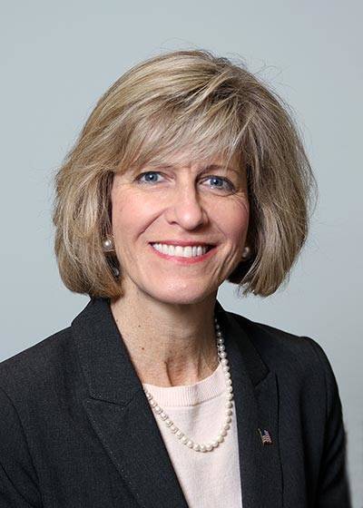 c376015f400f1f045c5c_SMALL_Christine_Myers.jpg