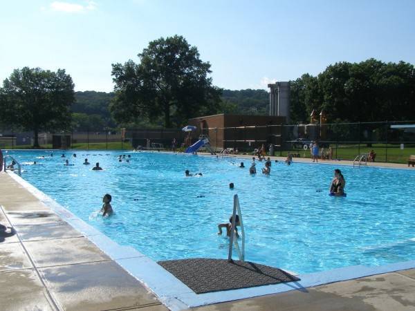 c5f6ab5d98a3bf4e0801_Pool_6.jpg