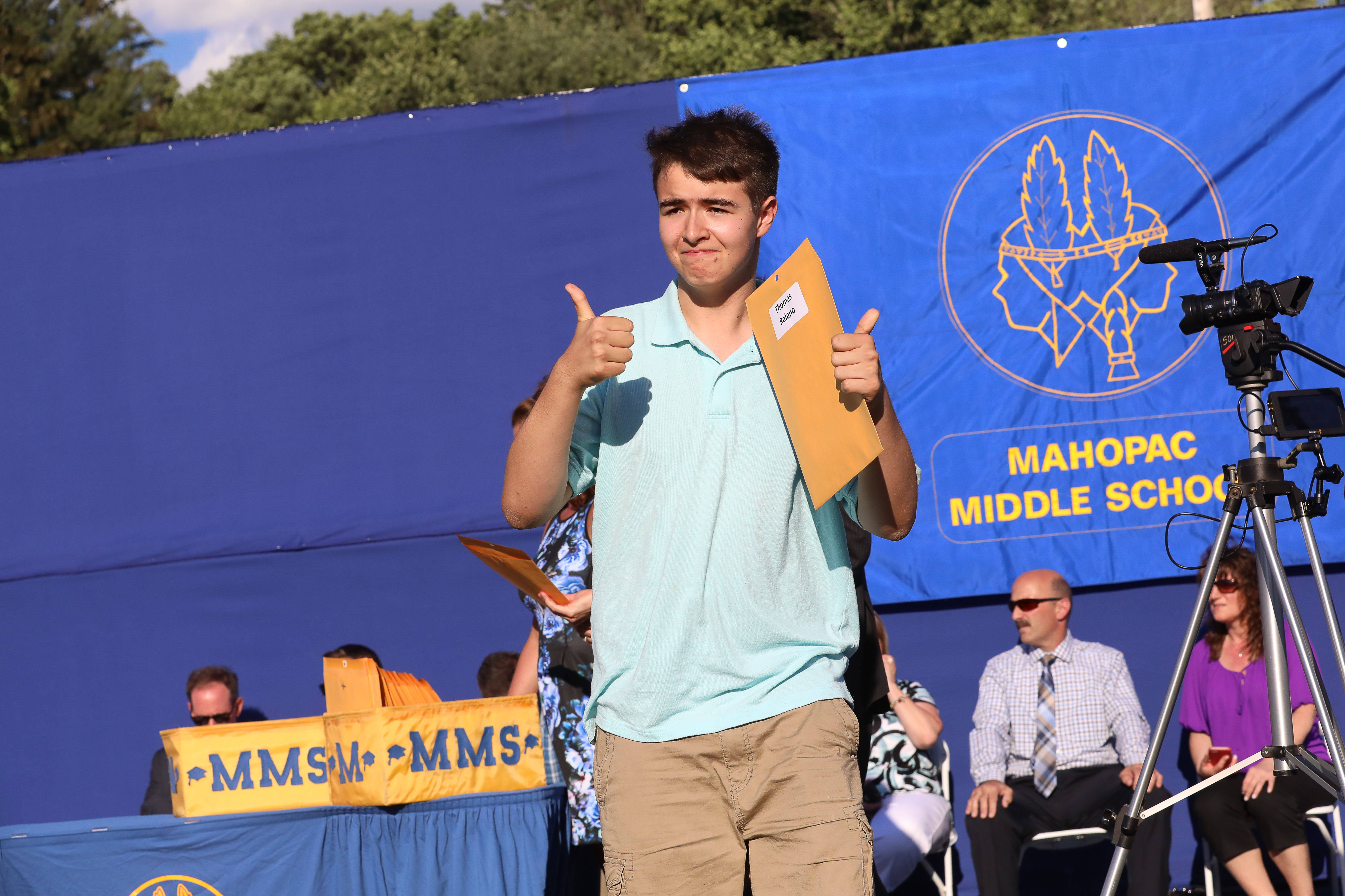 c683f306caf2109aac3a_MMSgrads-170620-019.jpg