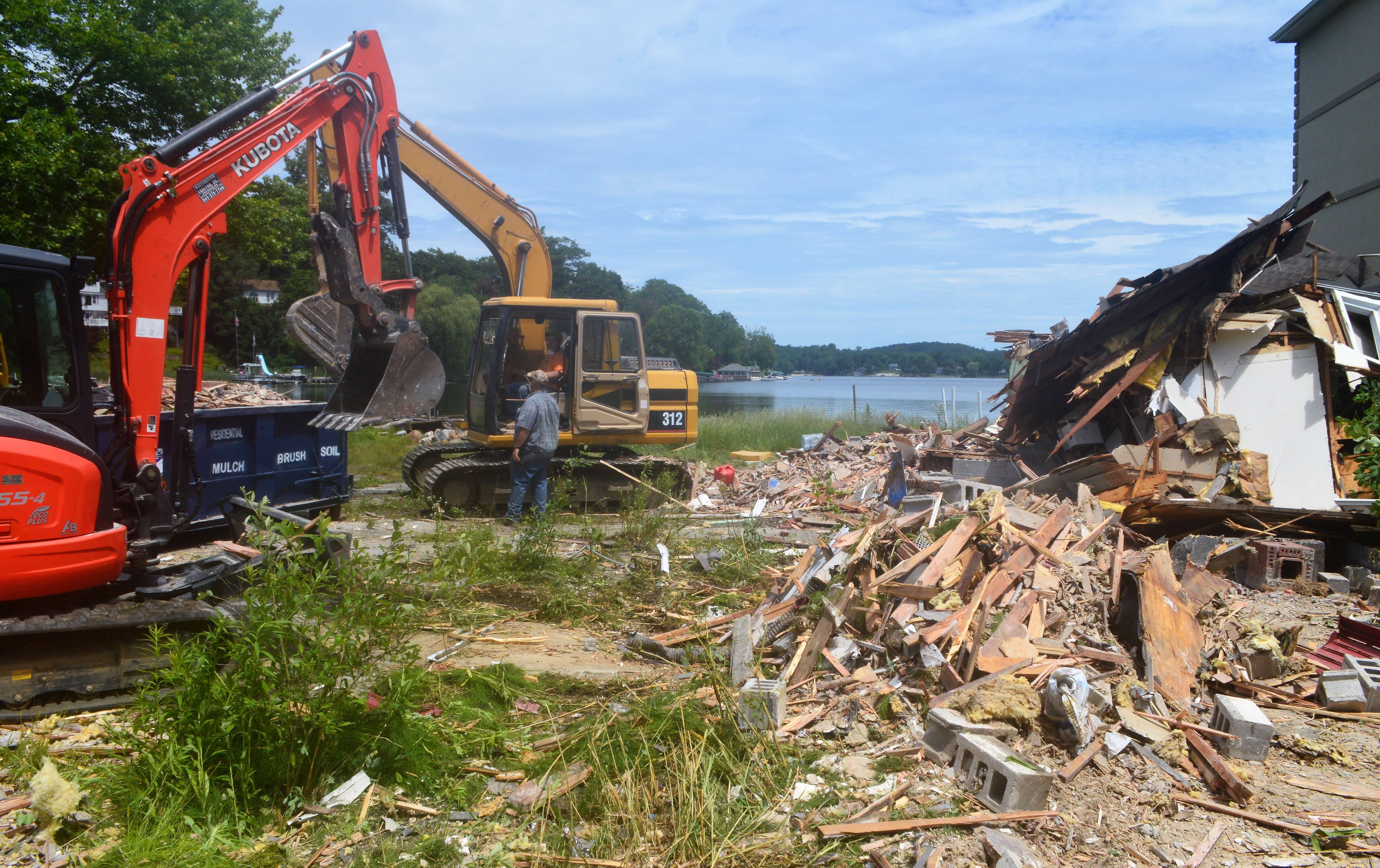 c7d57ed8648275530096_swan_cove_demo.jpg