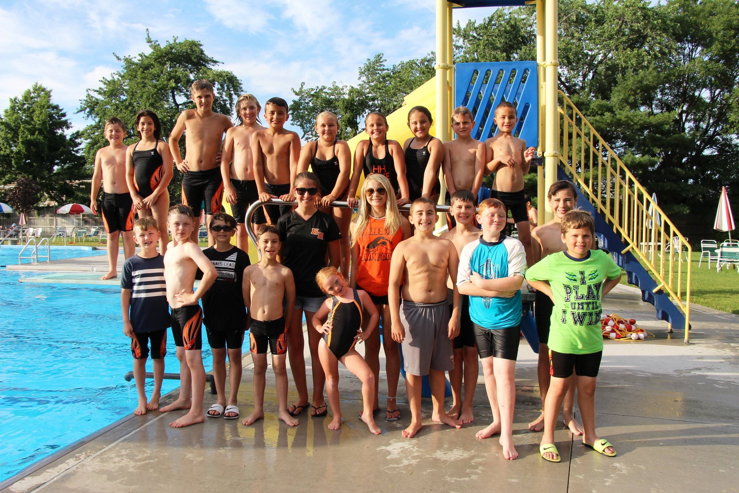 c8608c55ef0e2d728279_EDIT_Dive_team_photo.jpg
