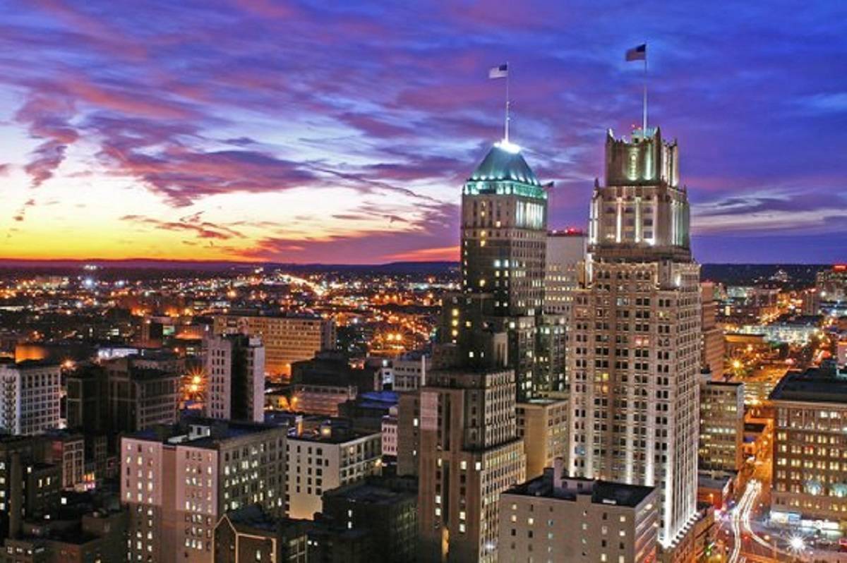 c9b99e4cef0eb538b953_newark-skyline.jpg