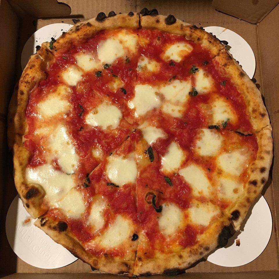 cf25a94792b883156359_luca_pizza_2.jpg
