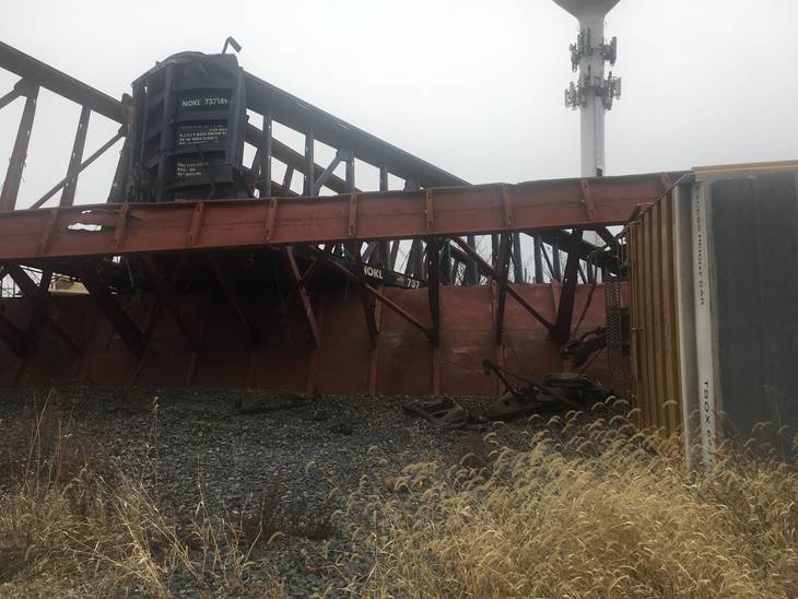 NJ Transit service remains suspended following derailment NJ Transit service remains suspended following derailment
