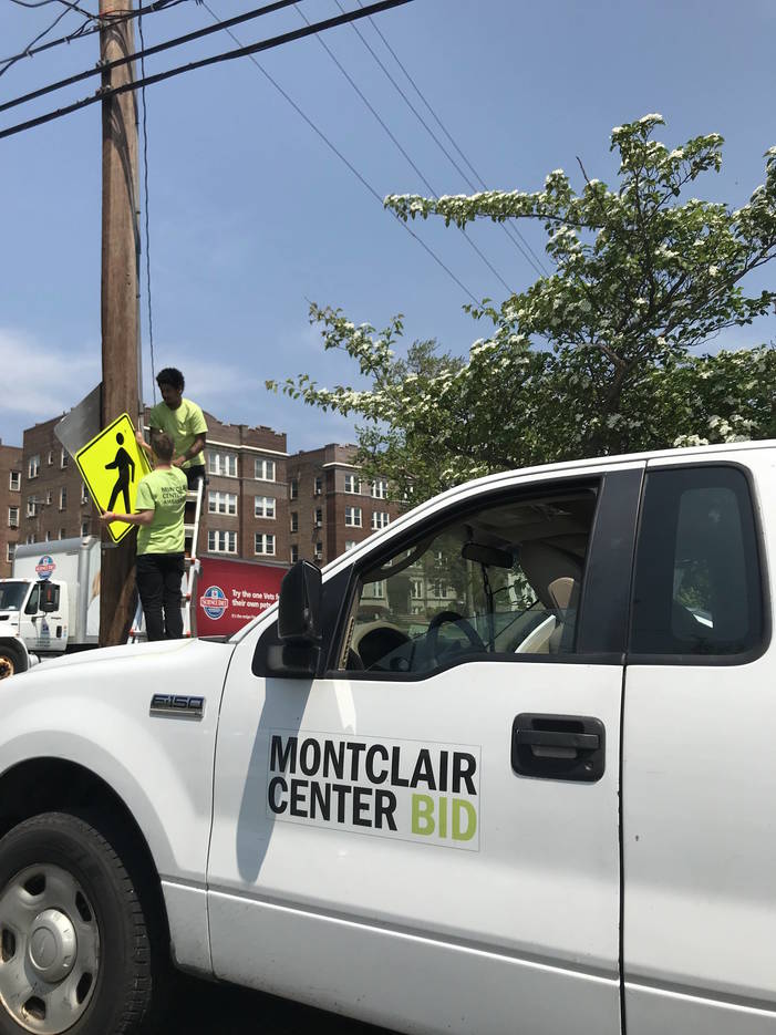 New Pedestrian Walk Signs Posted Along Glenridge Ave Tapinto