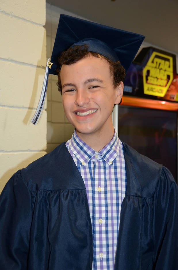 451f58f969dc5c9a9259_CHS_Fontes_Graduation_2017_DSC_4701.jpg