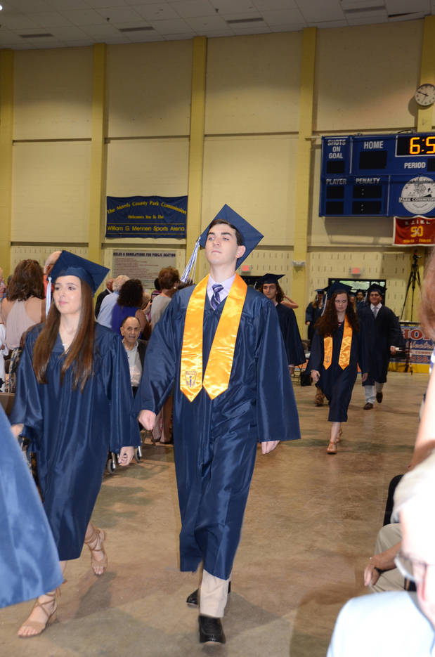 6550225b54dbe456c0e3_CHS_Maddi_Graduation_2017_DSC_4721.jpg