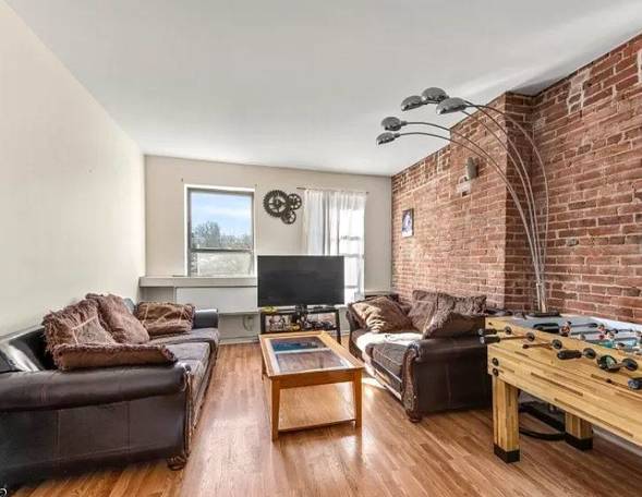 Charming and Newly Renovated 1 Bedroom Condo