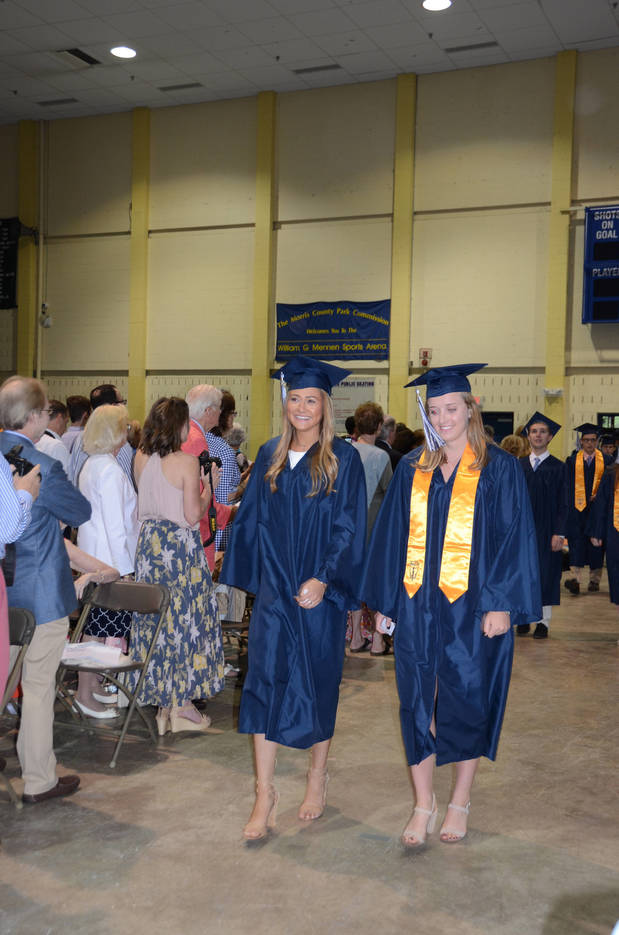 a2ed5c1c81f62c6a41b7_CHS_IzzyO_Graduation_2017_DSC_4726.jpg