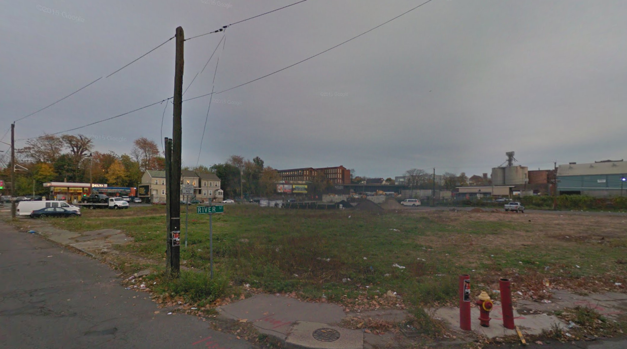 d0927a77f700ca017e86_River_St_and_Montgomery.jpg