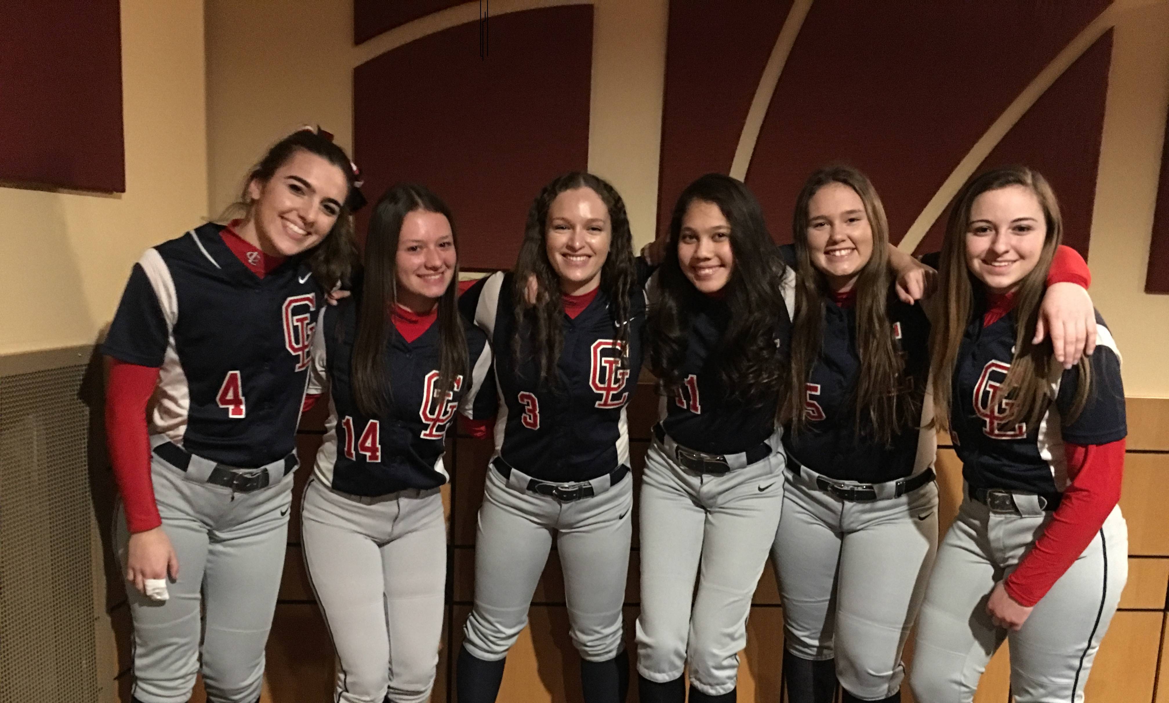 d213469fbc41ee077398_softballseniors.jpg