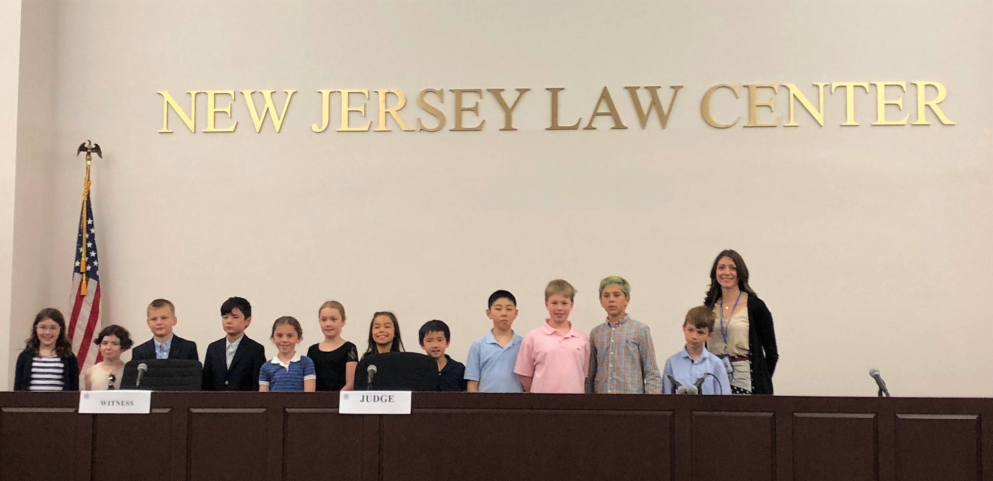 d274ea6e2ef8355e4578_Photo_1.Grade_3_Mock_Trial.jpg