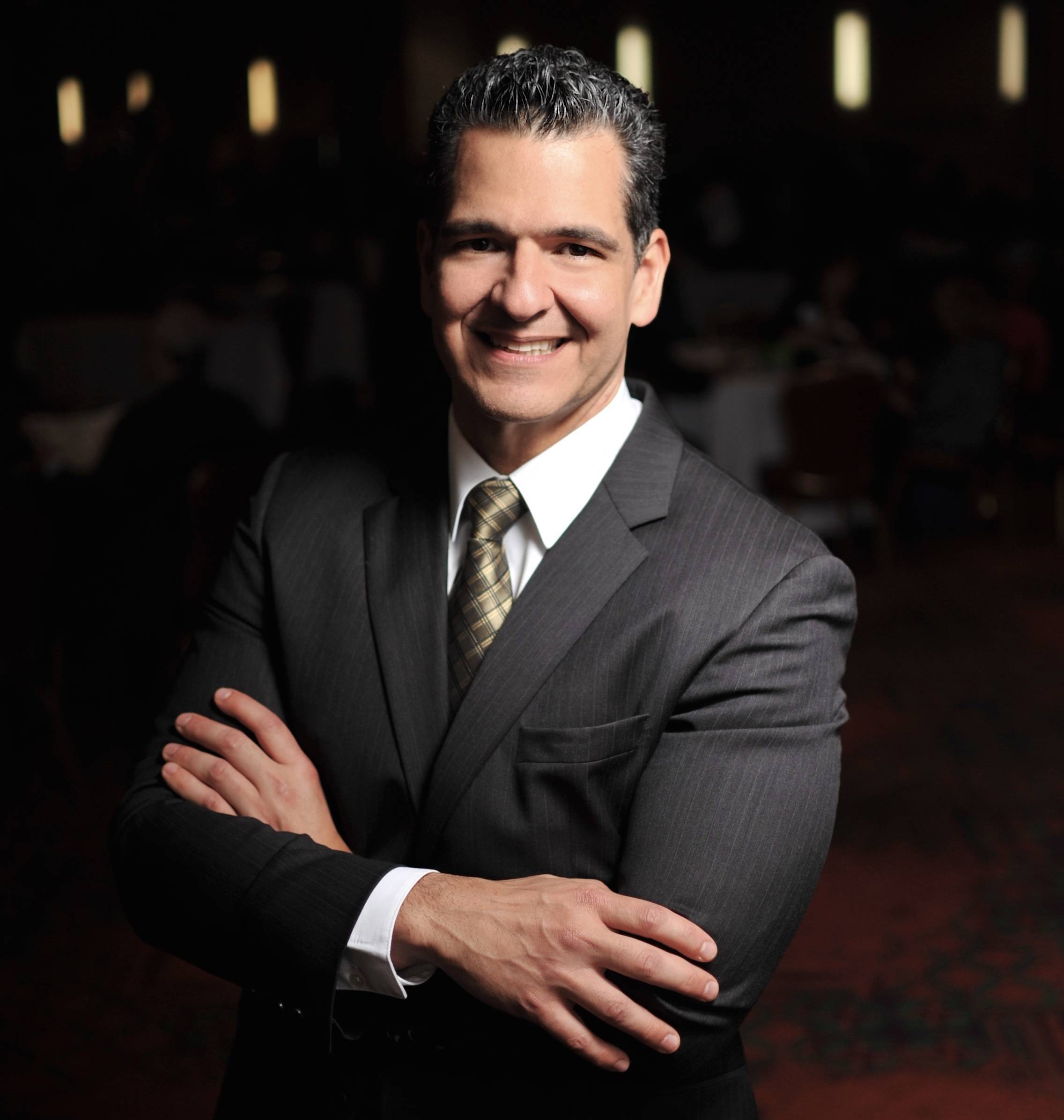d3a5bba885cf018c7554_Carlos_Medina.jpg