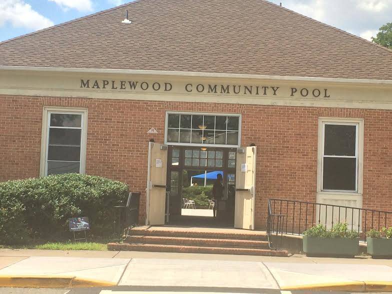 d563f0428cf03a6e22c7_551b43da0481fc9c2552_maplewood_pool.jpg