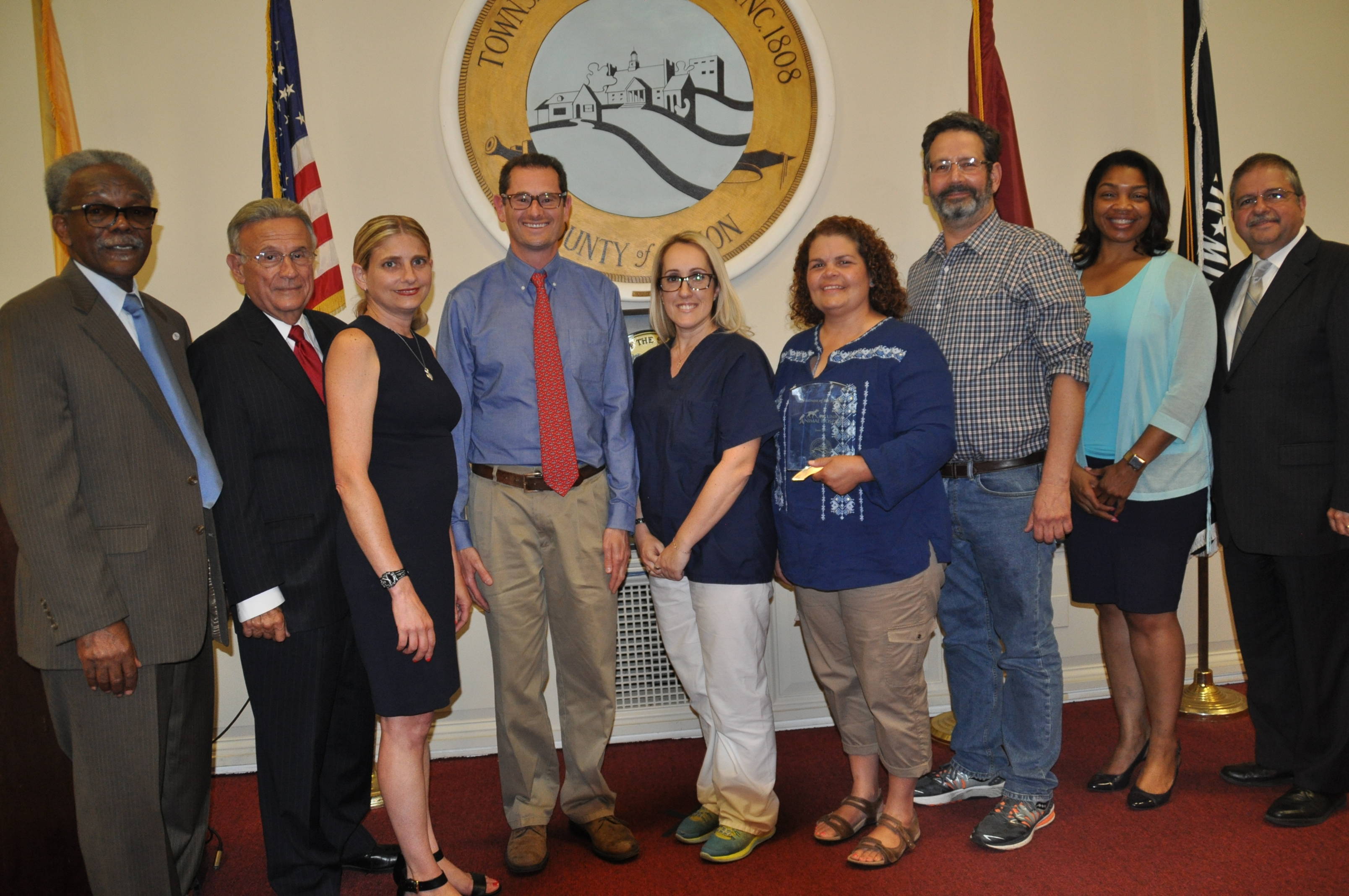 db3728c4fe0d855eb8dd_fbb4003bd0e35f7084f7_union_animal_hosp_-_bus_of_month.jpg