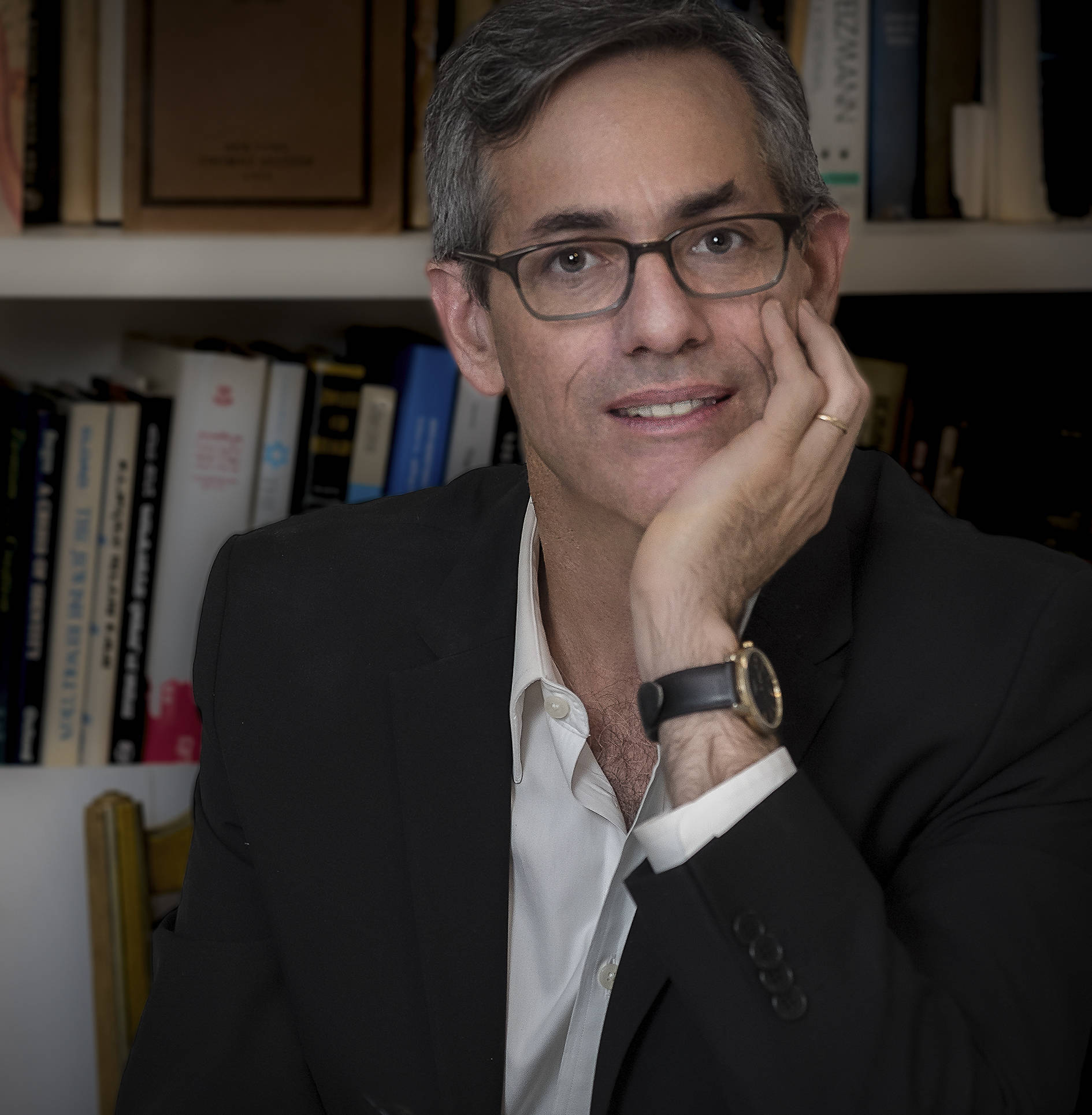 ddf01326da6cf5fe9b79_Scarlett_Freund__photo_of_Prof_Myers.jpg