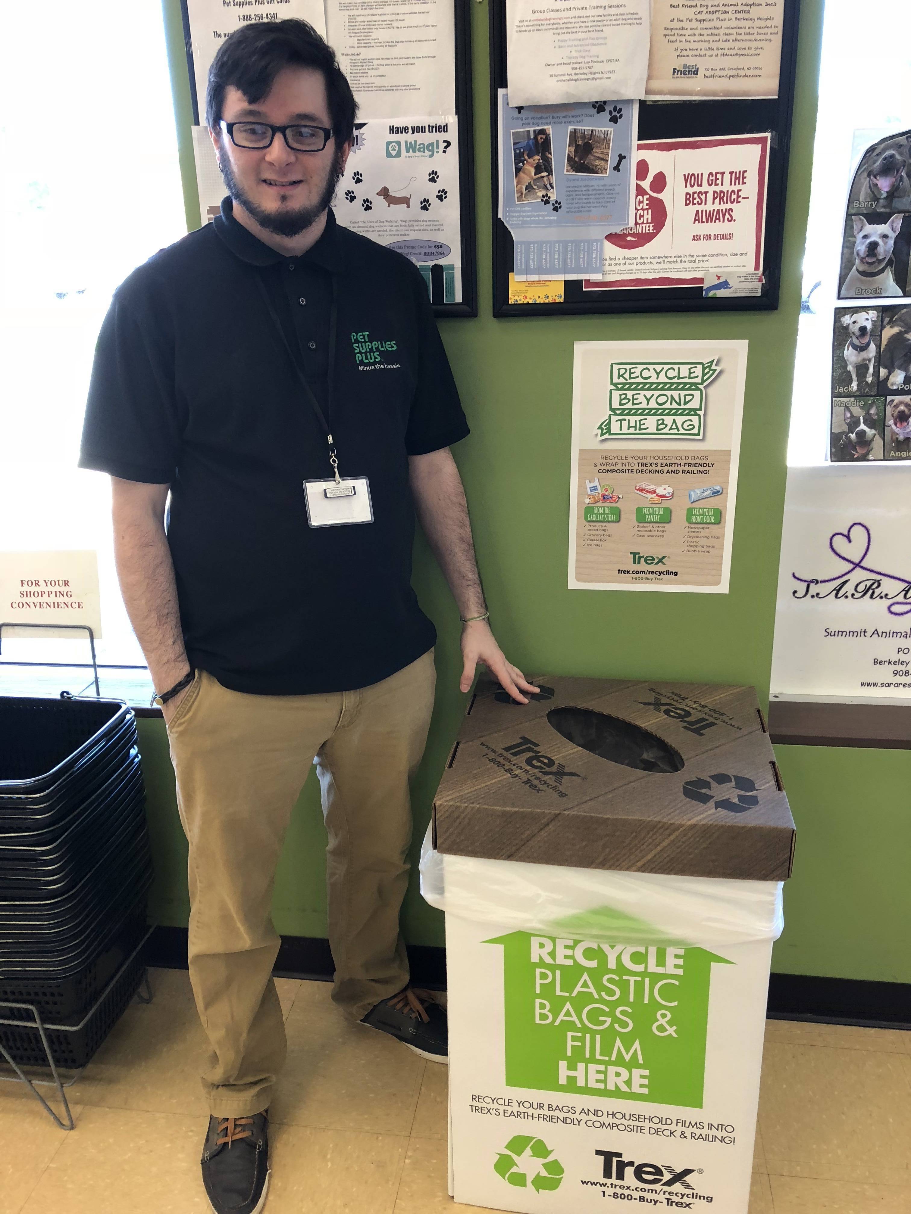 de85393923a7b64eeb0c_91d482d8446ce8e37764_Trex_Challenge_-_Bin_and_Poster_in_Pet_Supplies_Plus.jpeg