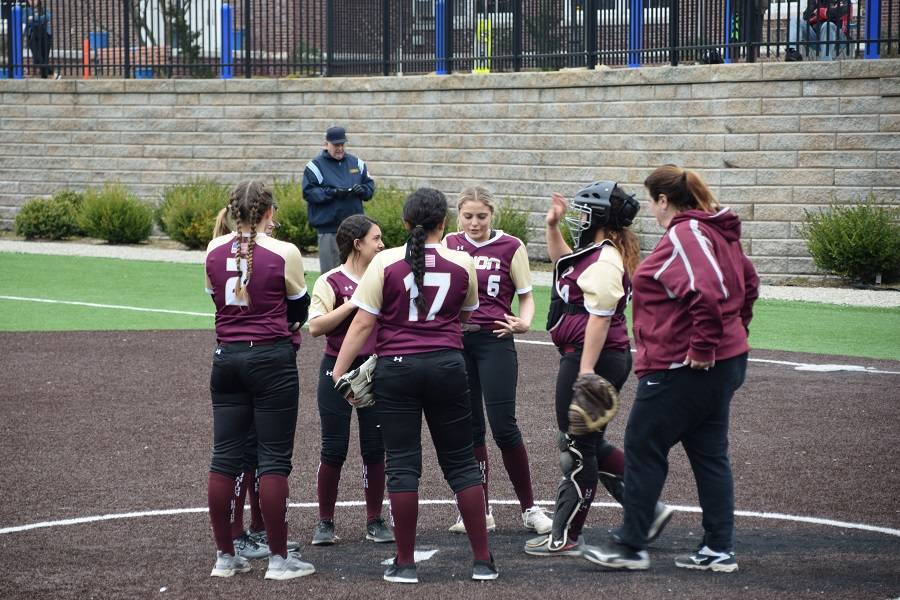 df18b0bdf20601efe659_softball_2.jpg