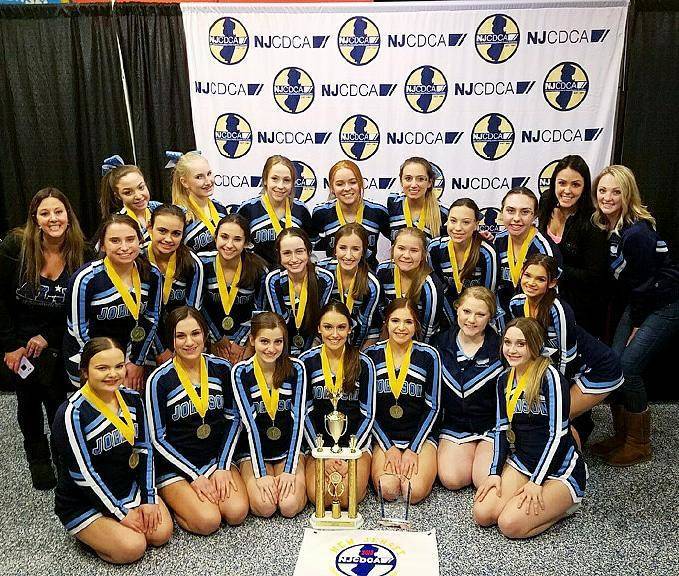e336d3a50671eb9de53a_ALJ_Varsity_Cheerleading__3.jpg