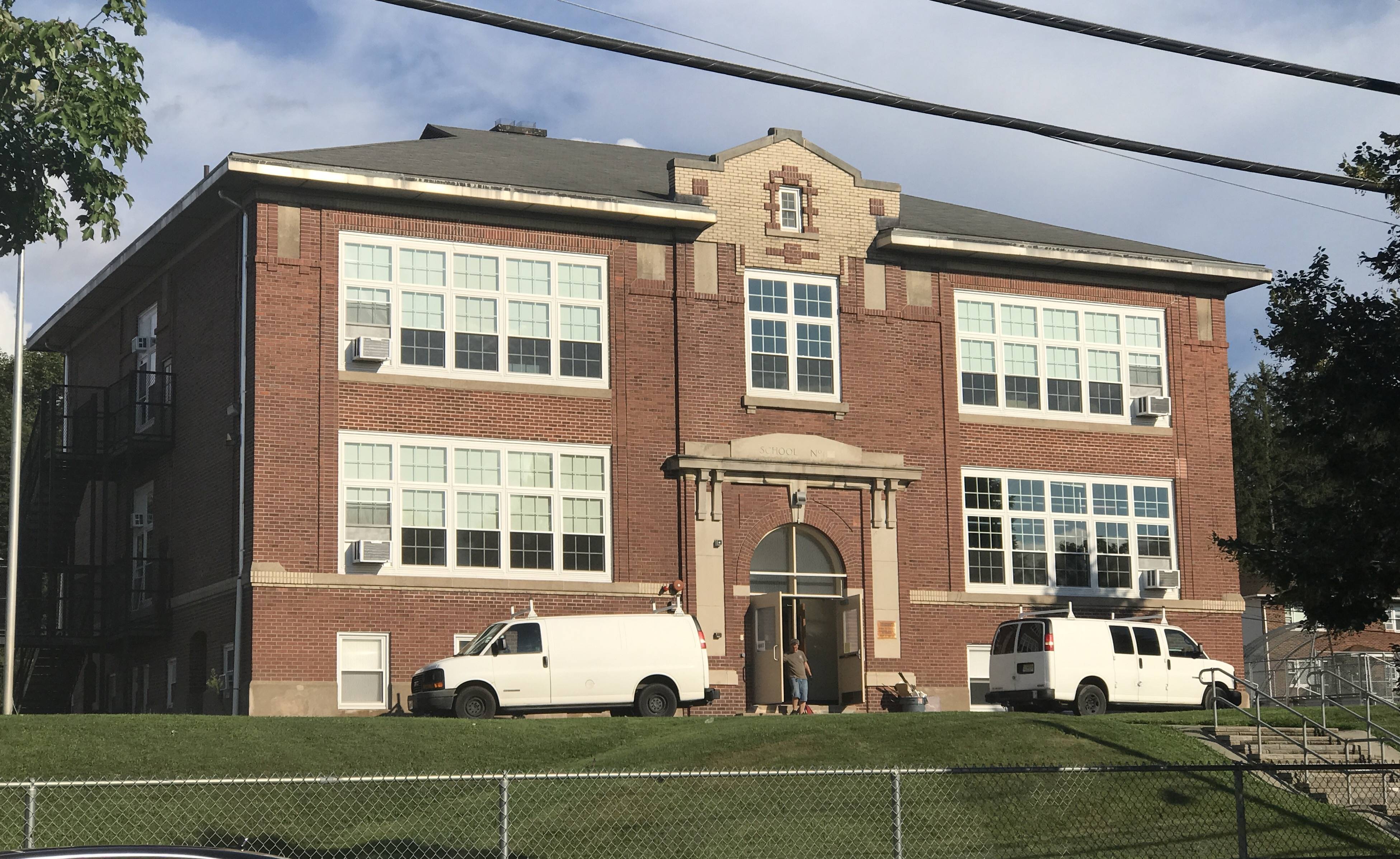 e340d96da38208f26c10_school1.jpg