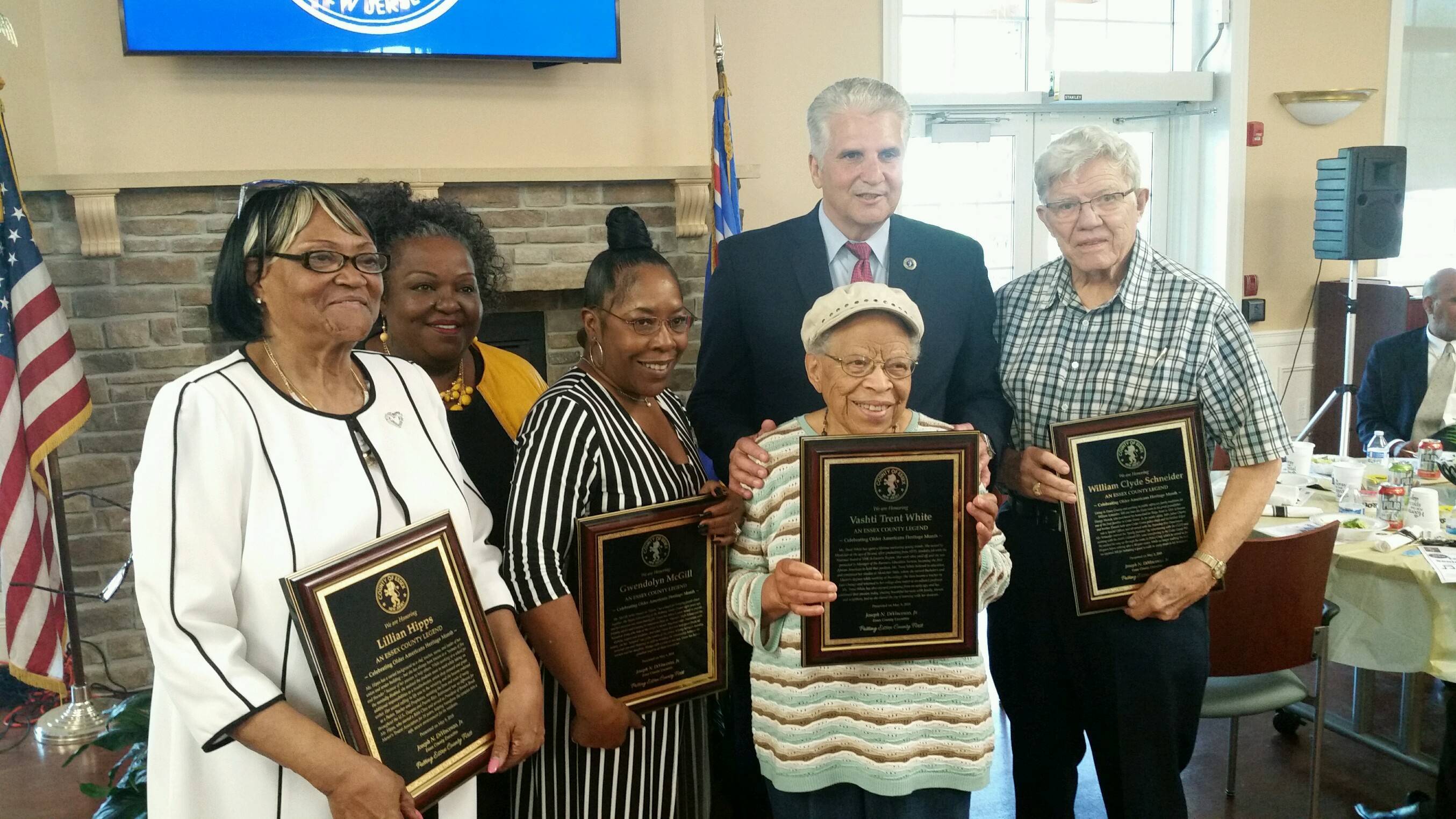 e39eca219cea3af2b911_2018_legends_recipients.jpeg