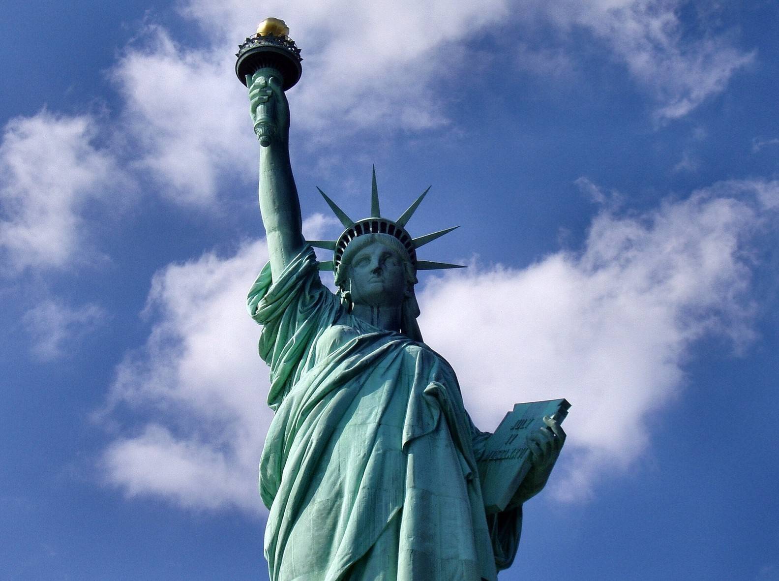 e65573dc93d2e8829866_statue-of-liberty-1045266_1920.jpg