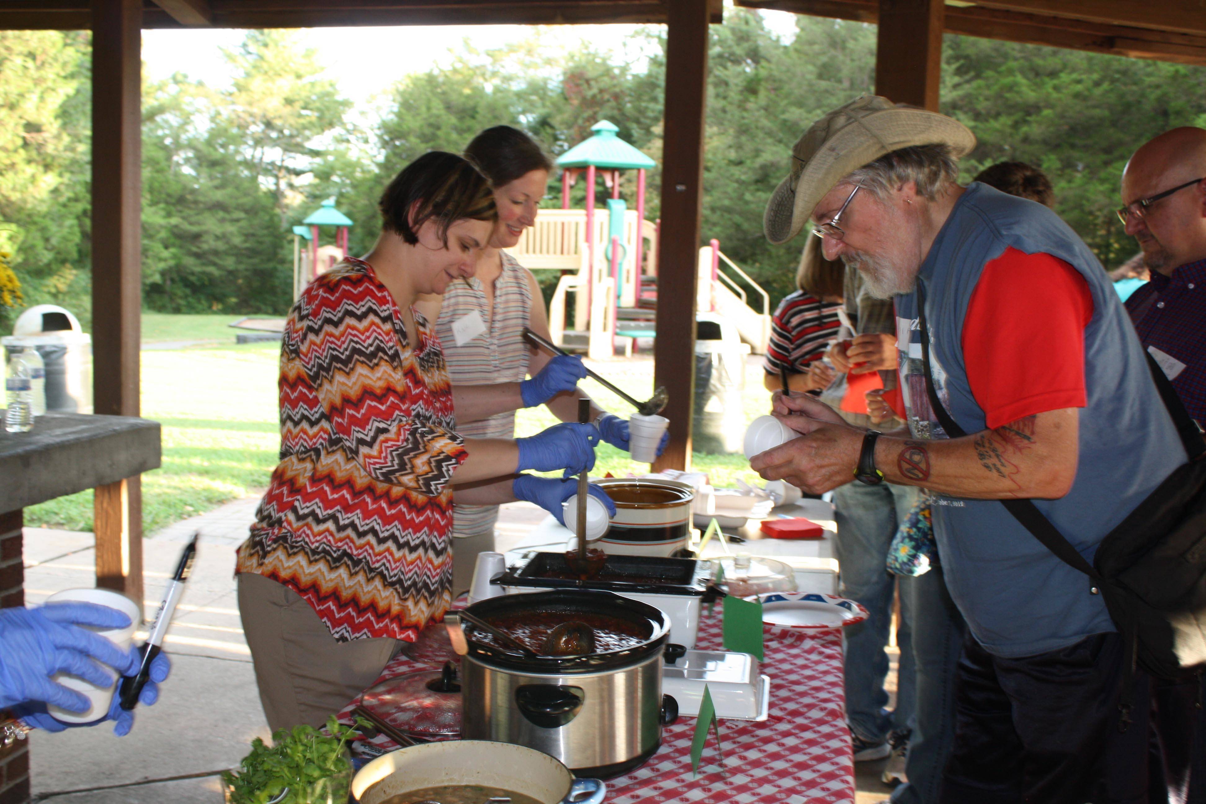 e65dcc91ef566e5ec120_26b9165a23a77503f2ec_Serving_Chili.jpg