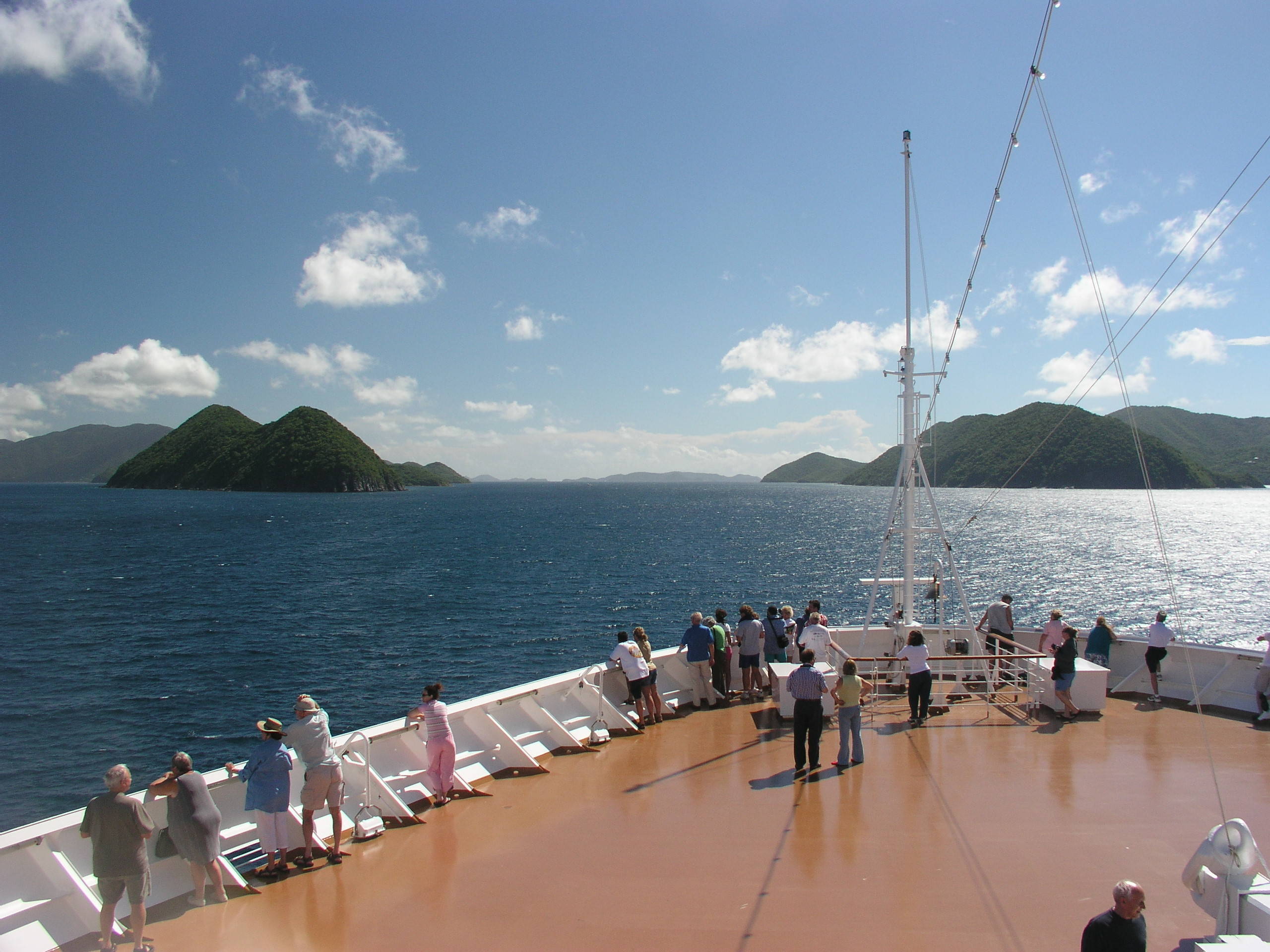 e7a09f141b05bbd477f6_d32135b9aafa27643e66_Cruise_3.jpg