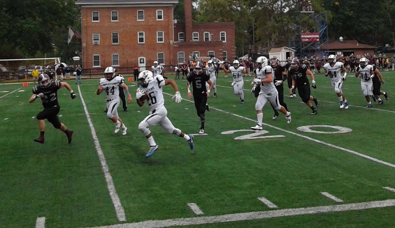 e80502818a90d380e278_Nutley_Footaballl_vs_Paramus_10816_1.jpg