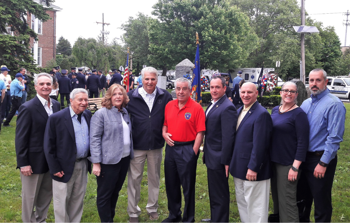 e8ffc65a246942f8421a_Roseland_Memorial_Day_3.jpg