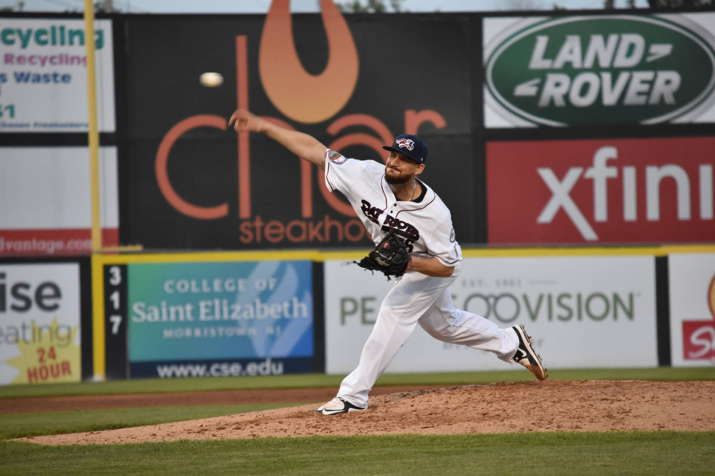e93c95df28caebbe0522_irvinethrowing.jpg