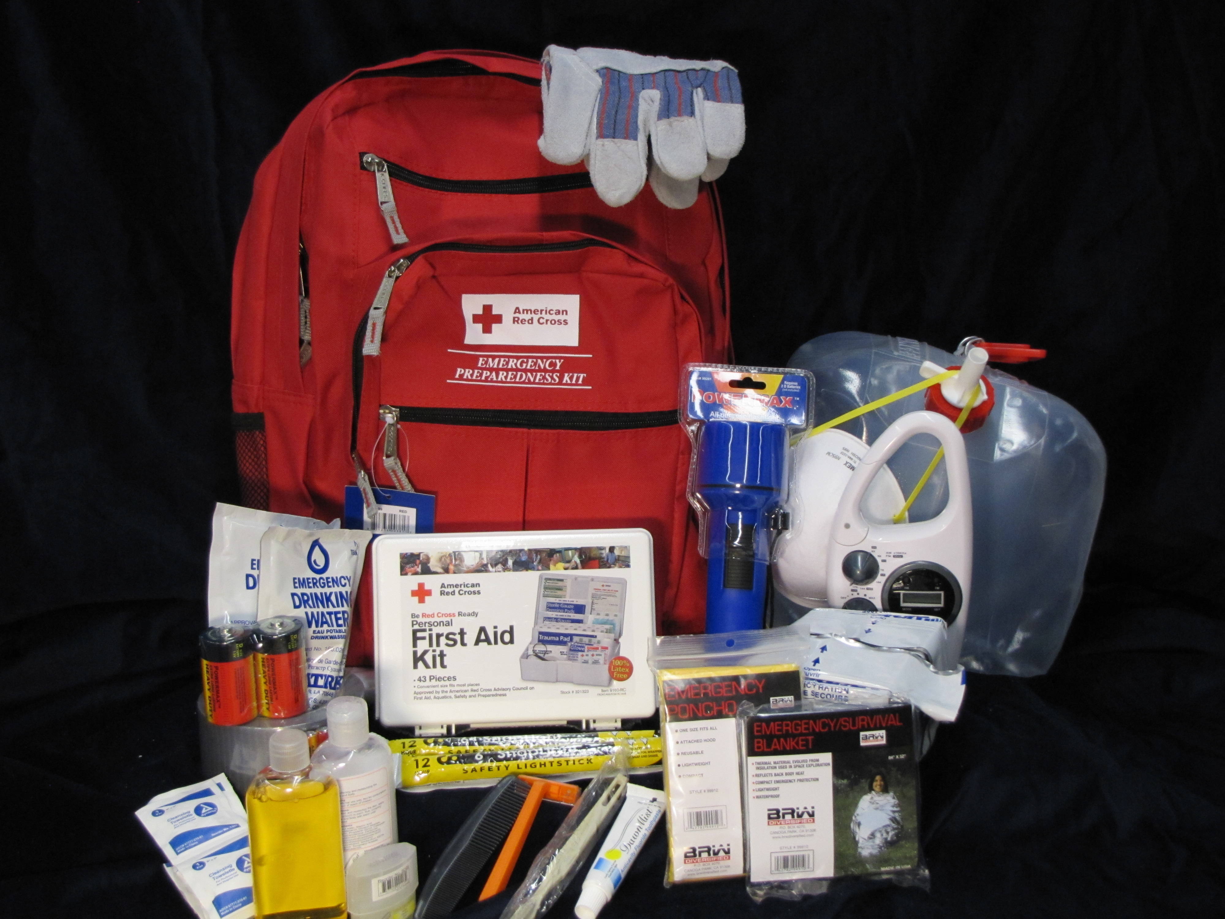 e9c982b0e7f0eb9a9e5b_Emergency-PrepareKit2011-028.jpg
