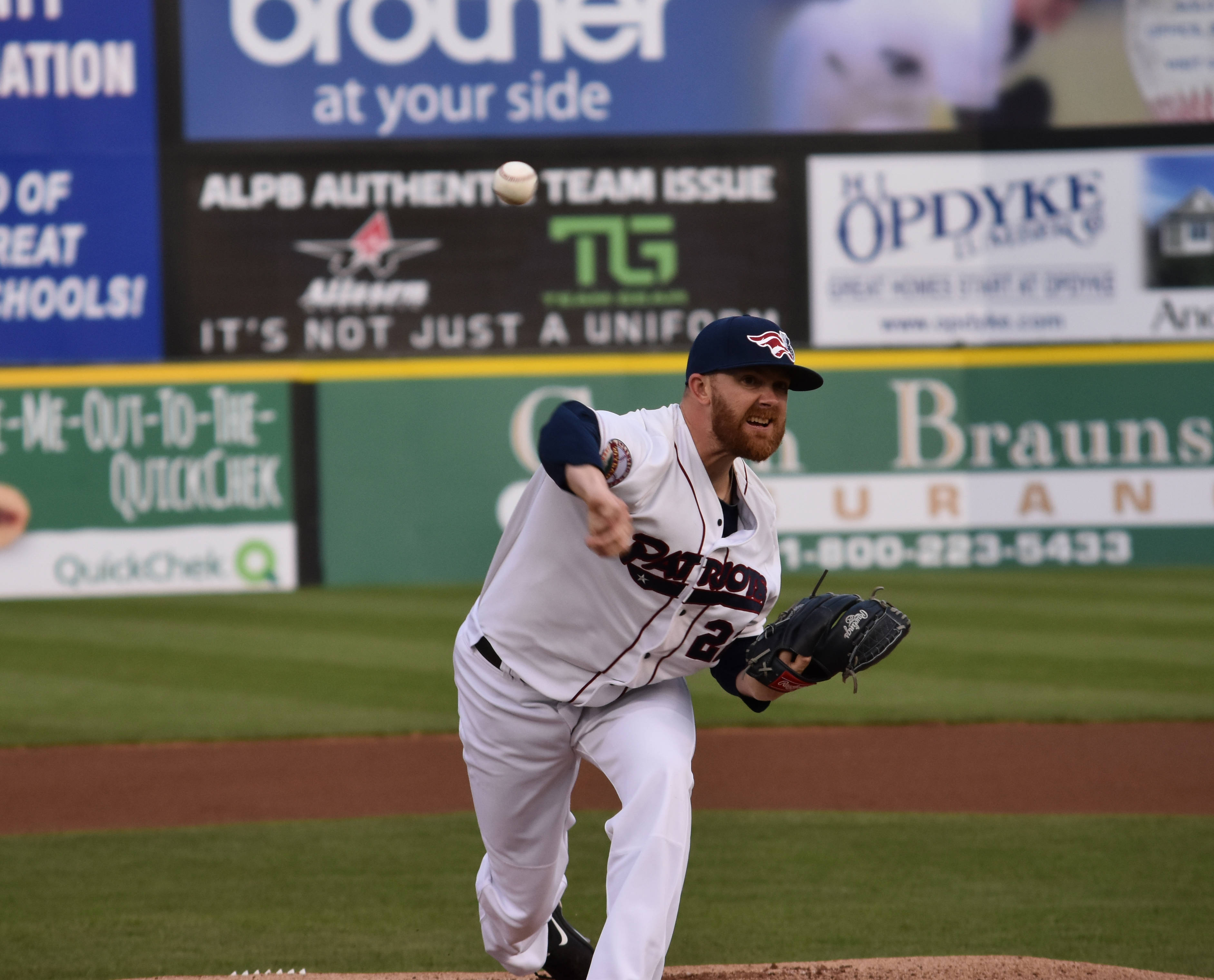 ebdfb5456dc09f05b625_CloydThrowing.jpg