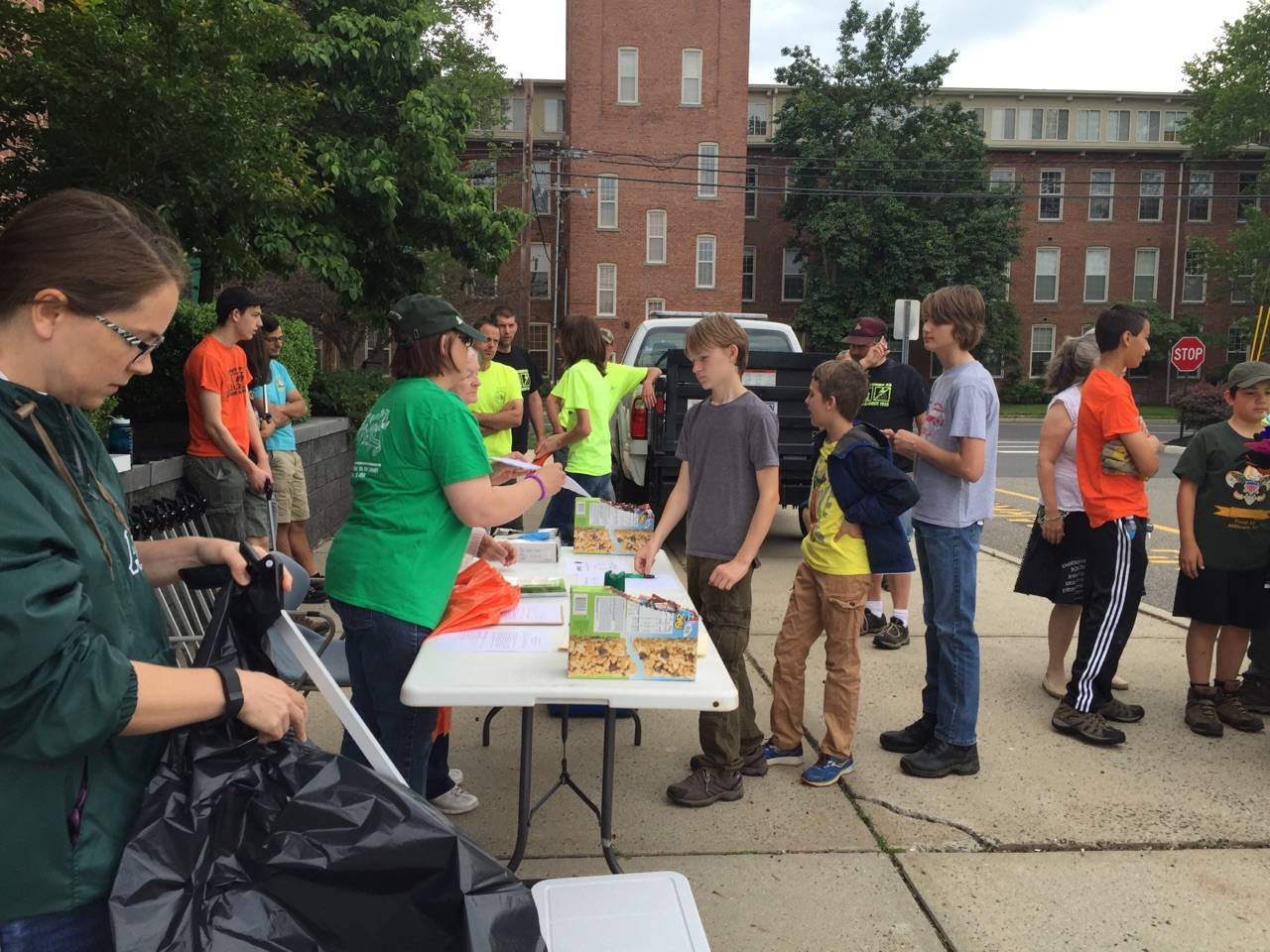 ecad2425cb696d746f00_MilltownNJCleanCommunitiesDay06-10-2017pic2.jpg