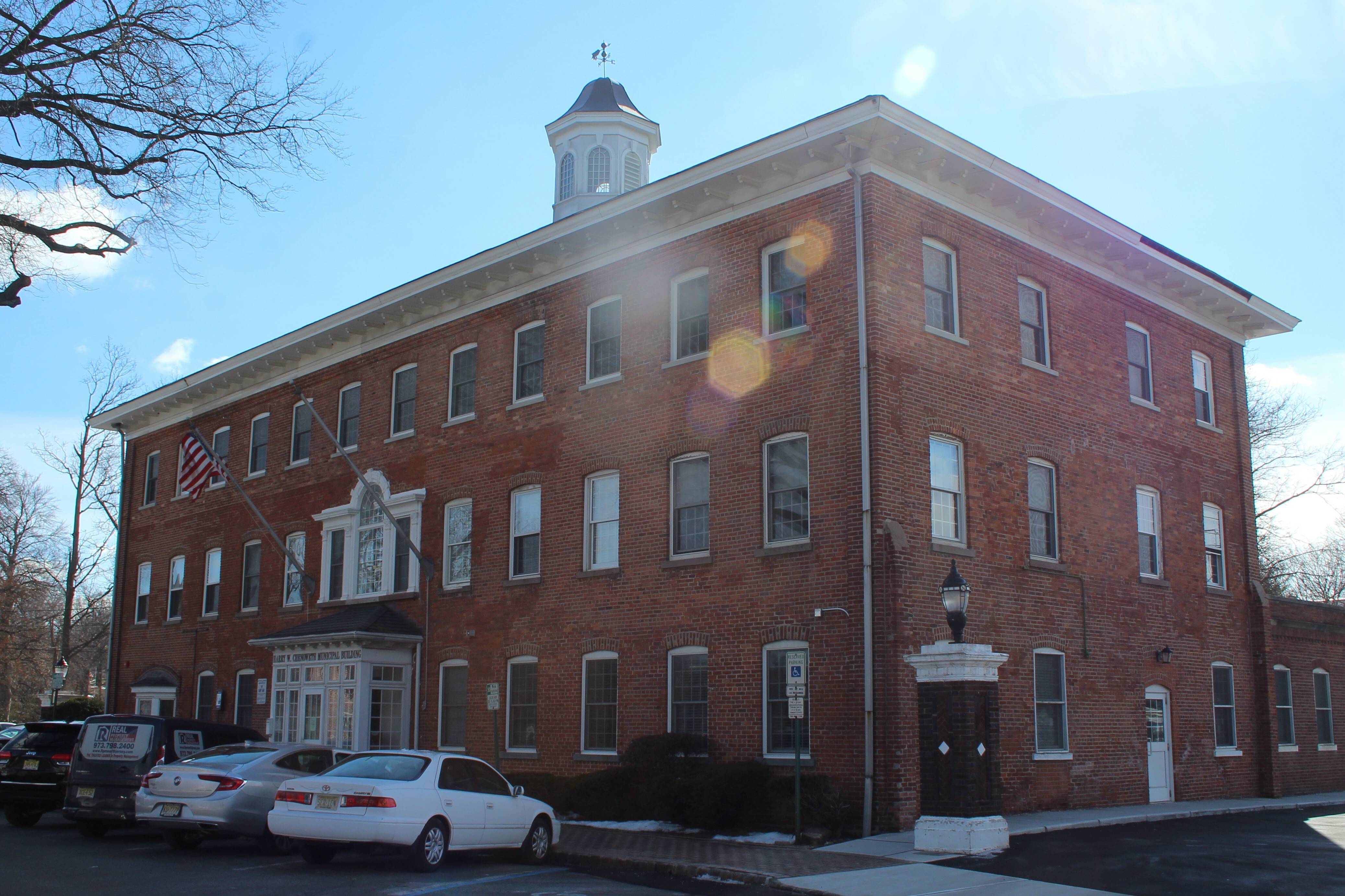 edc97aaa4dae4df17447_Town_Hall_022.jpg