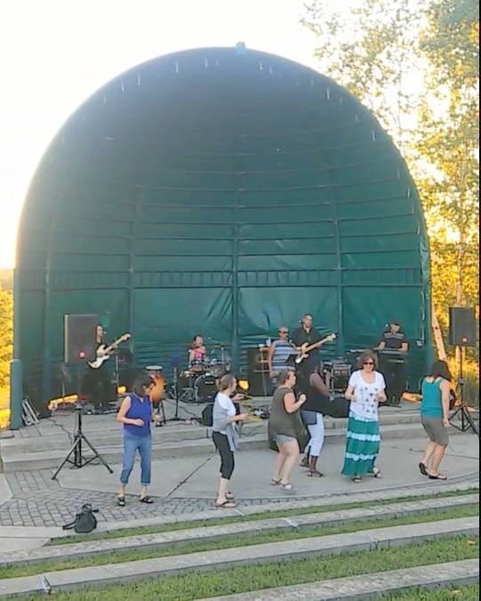 ededa9e7af64b78ae654_concerts_in_the_park_2.jpg