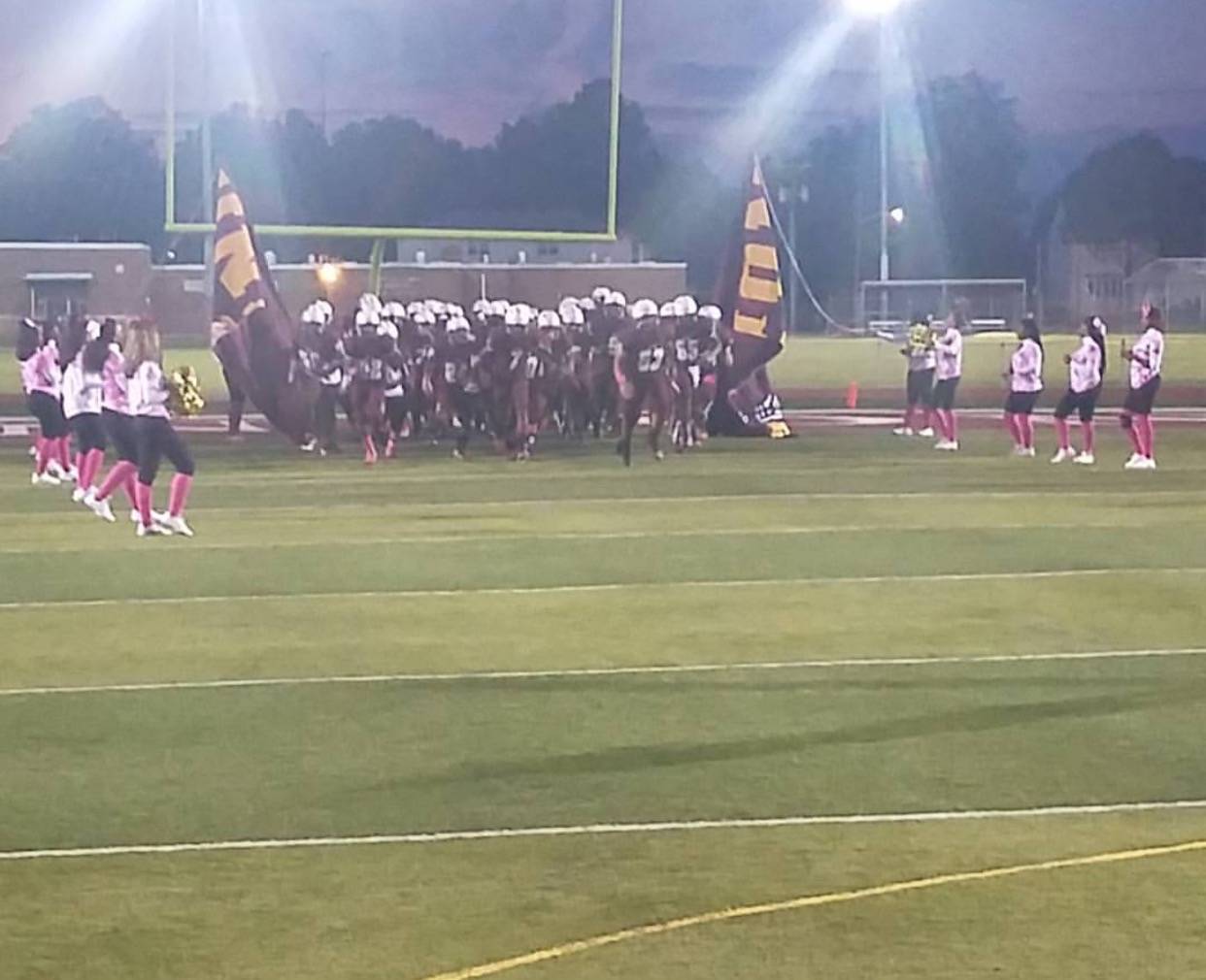 ef62f2a0c8e4b286270b_0868ace9dbcd0a9fab5f_football_10-6-17_2.jpg