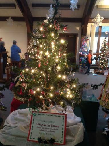 efb7f319d80d3898dee4_FESTIVALtreesBling.jpg