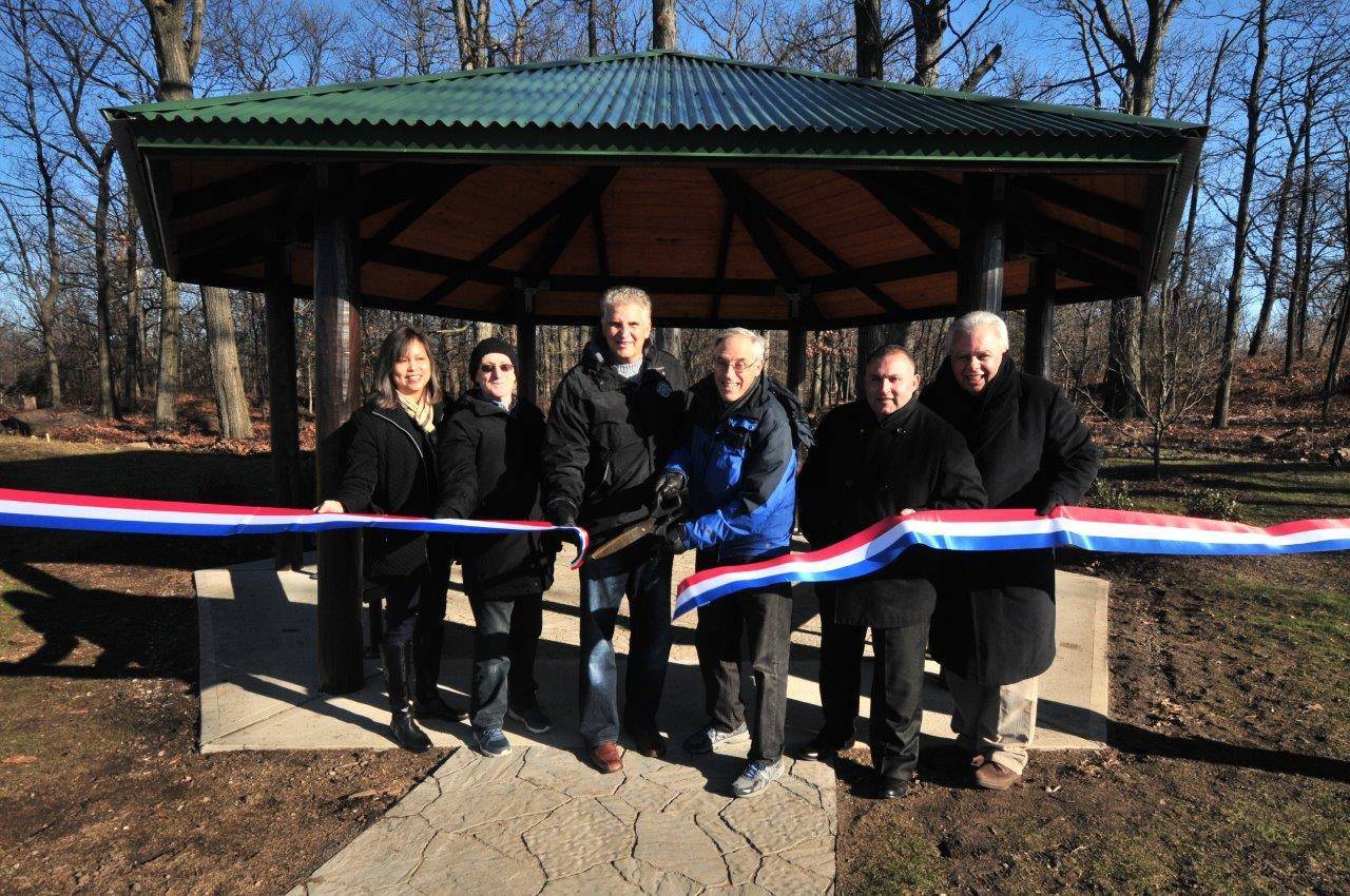 f0593e772d09dd030988_south_mountain_gazebo.jpg