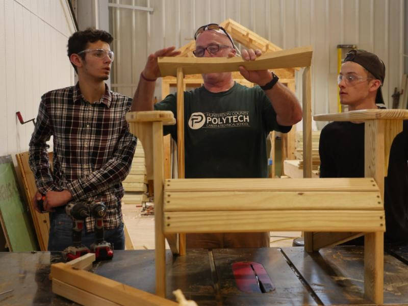 f0afd4c0185c148f81c7_chairs_1.jpg