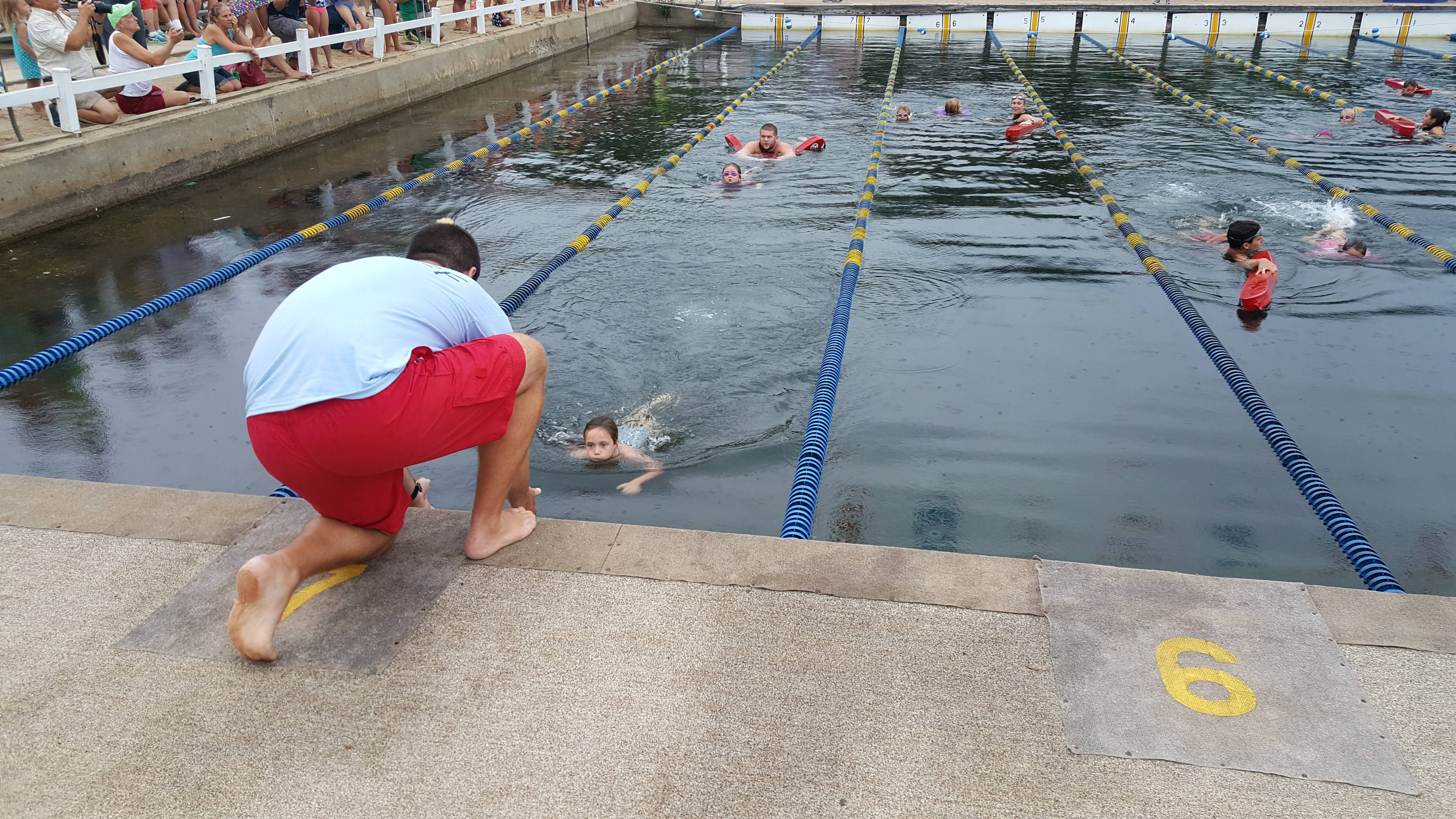 f2fe7a50bbd31110ed46_60ad283da3b08b074c60_swimmers.jpg