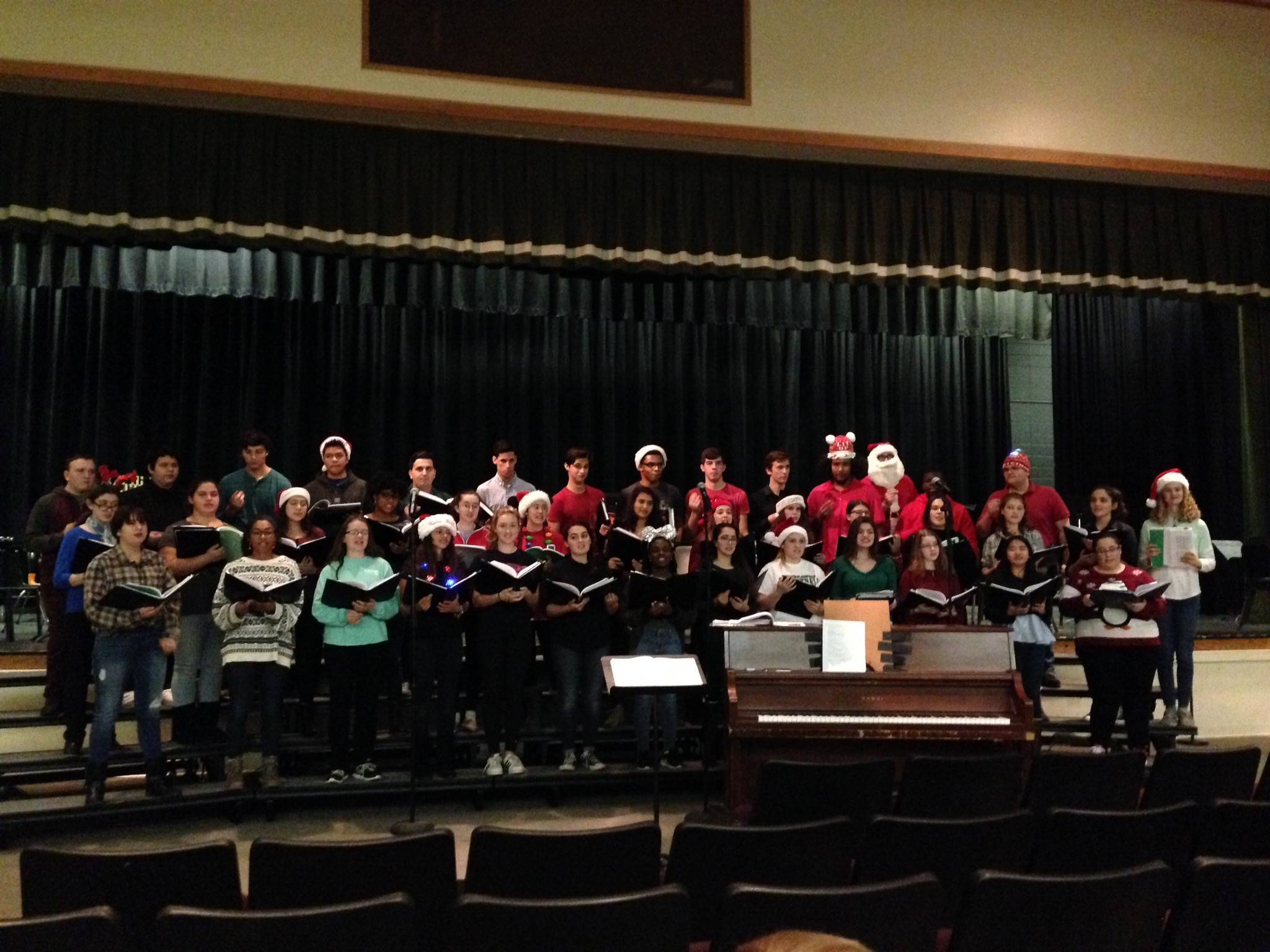 f5a596bbcac0c2c435a3_Choir.jpg