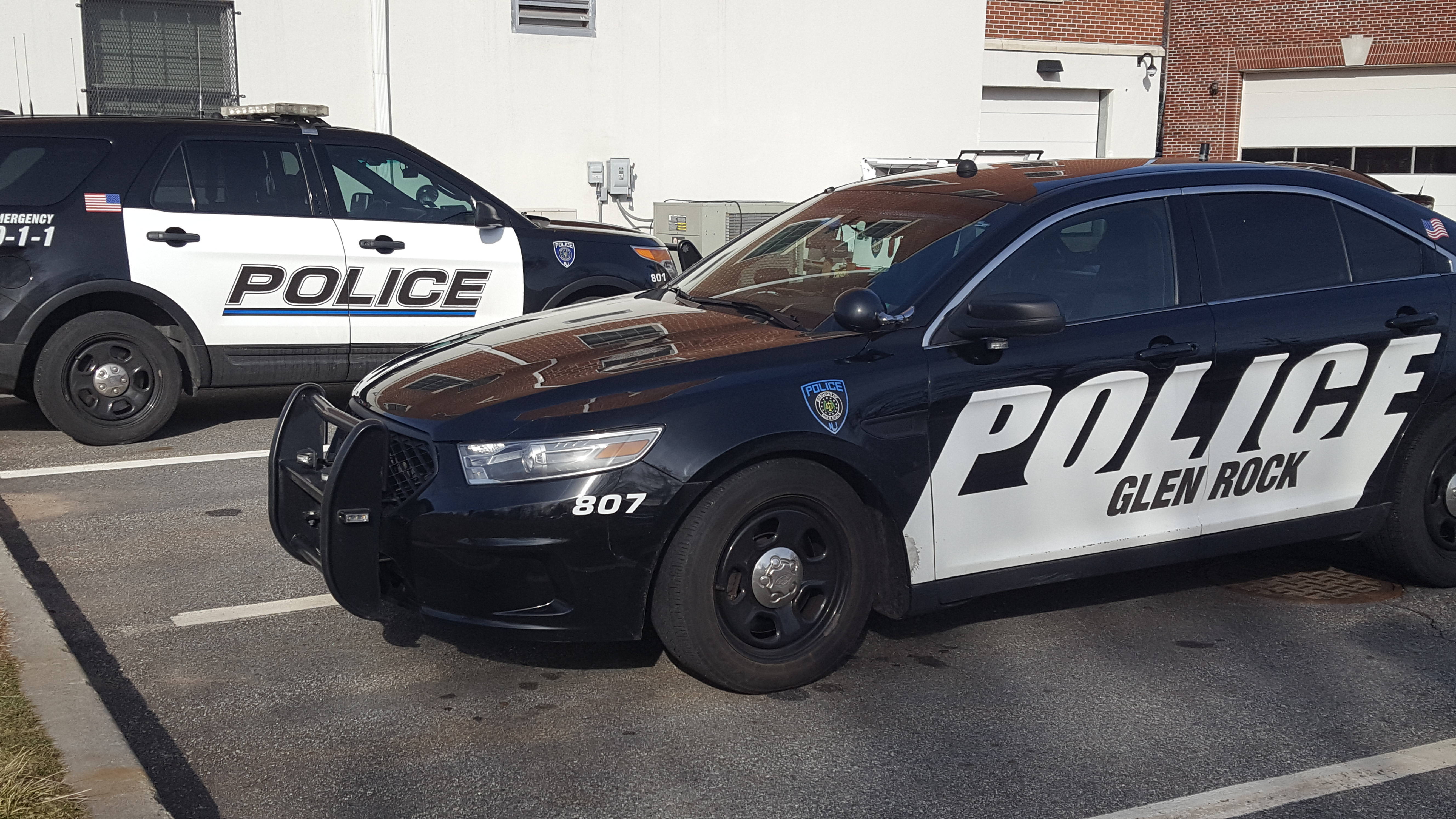 f79ecc1b236a6be95d15_GR_2_Police_Cars.jpg
