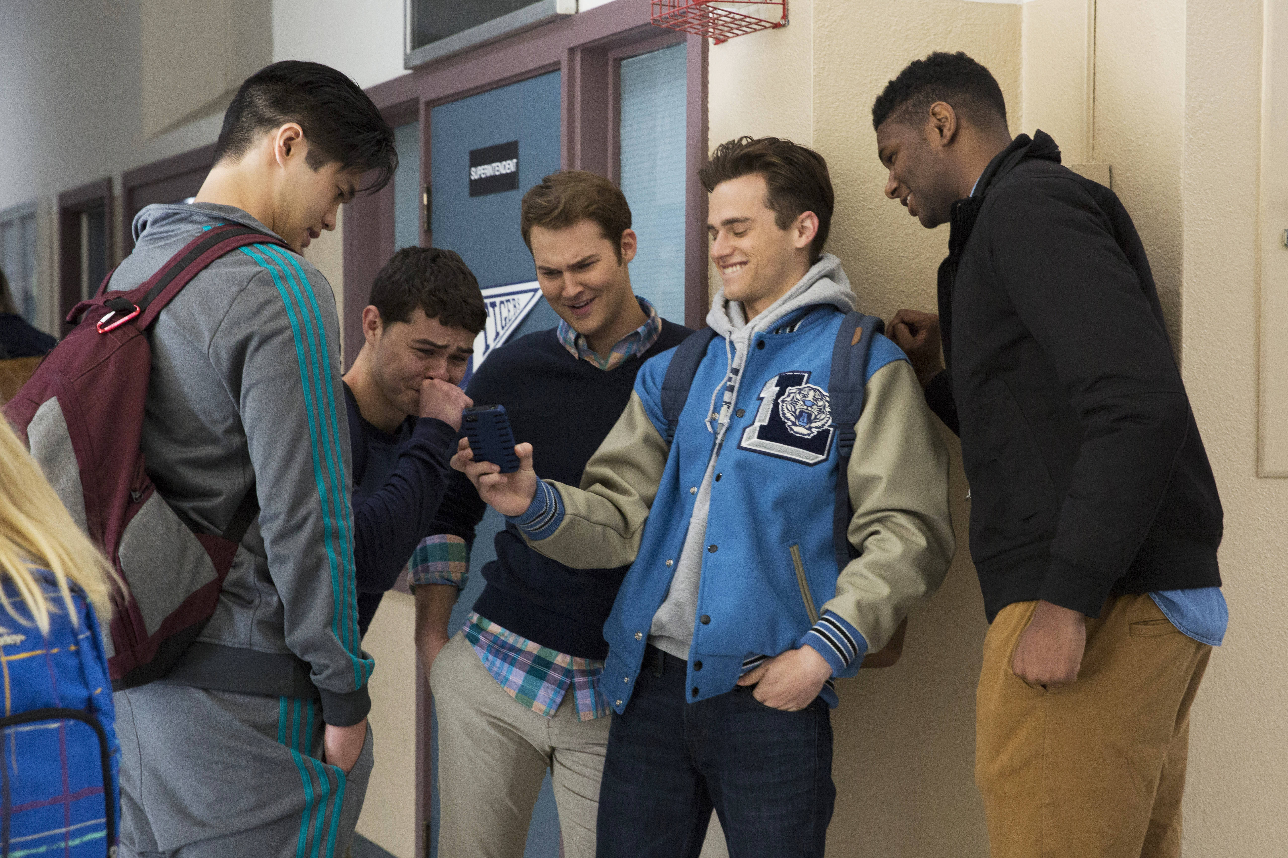 f7b465990dd8b8302372_13_reasons_2.jpg