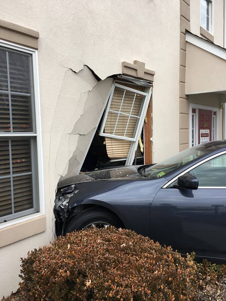 f8fb21b0c7af87a840fe_flem-_rar_sq_crash1.jpg