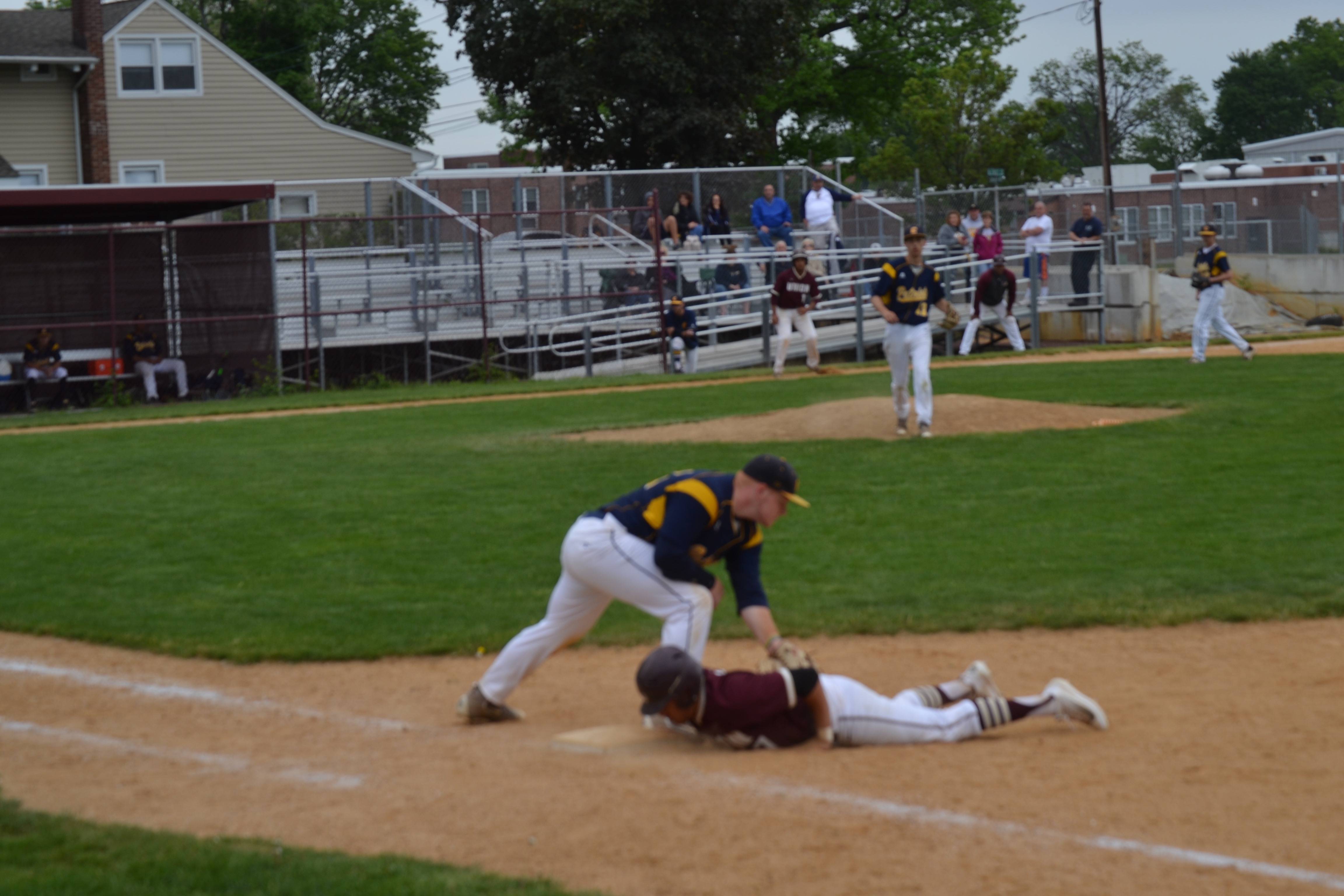 fbd424925e1441b5e96d_bf00bd88958ab3cf74c5_baseball_4.jpg