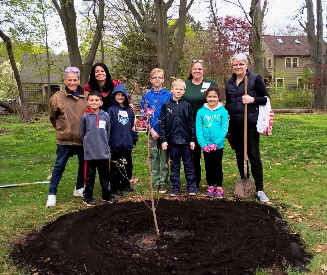 fbebfbd96b000a1bae79_Arbor_Day_2017_4-H_group.jpg