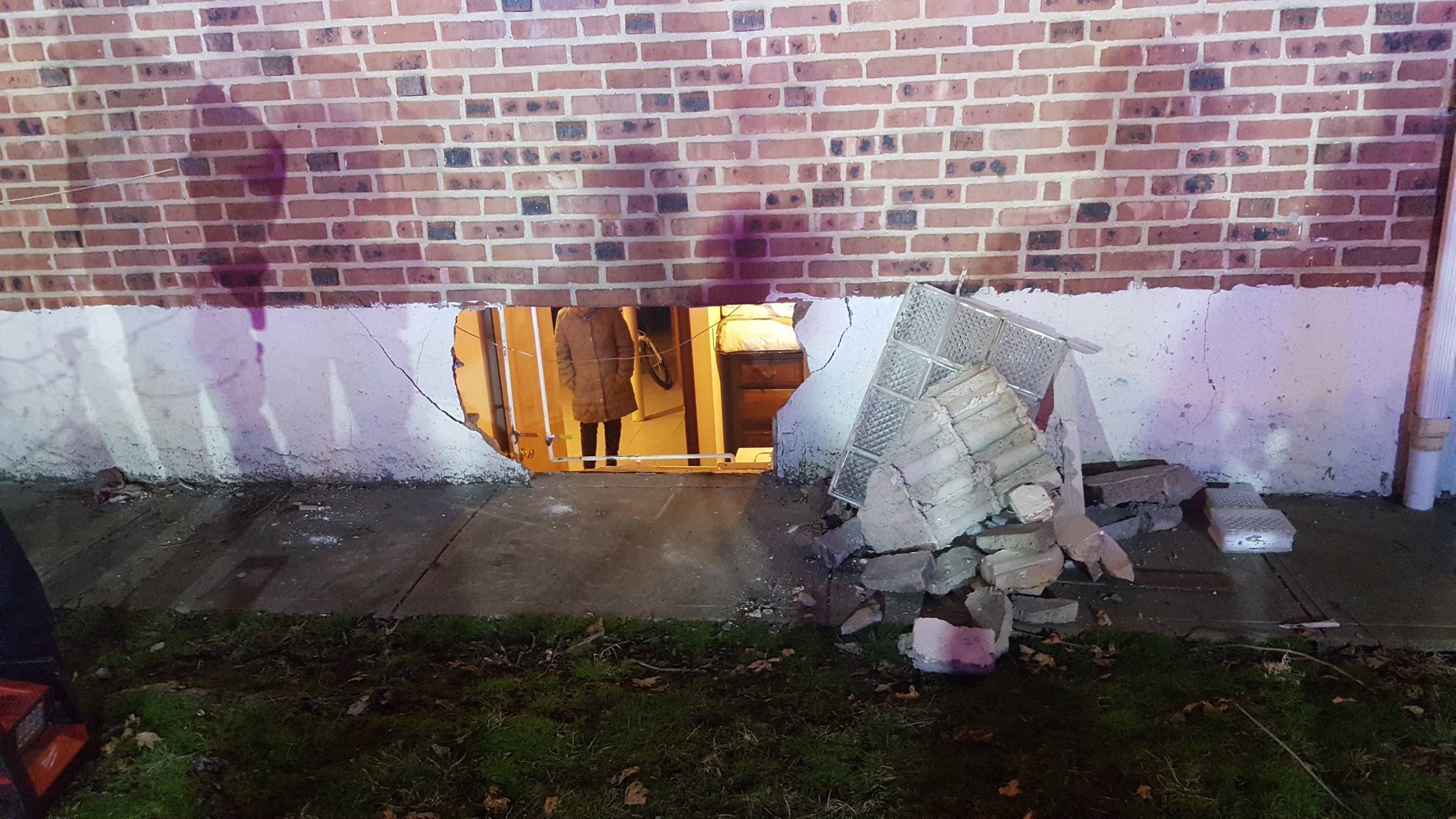 fc1e09c692f167629445_660e0b9cba3d4ddddba2_car_into_house_3-2-18_2.jpg