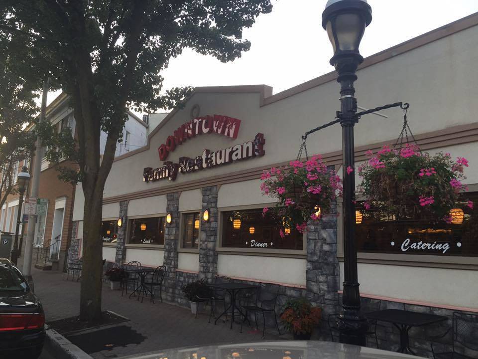 ff570b803e8cd091dc55_diner1.jpg